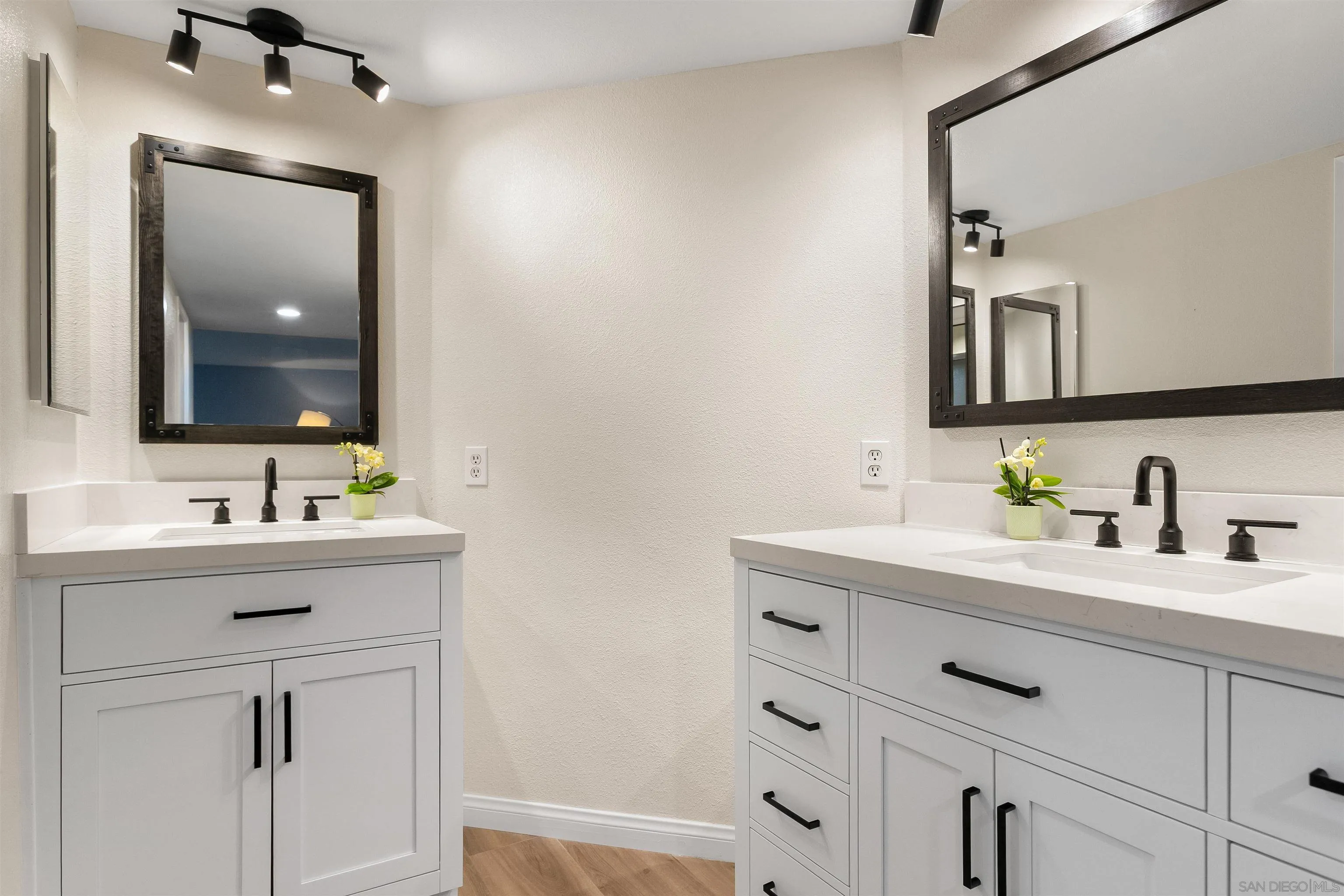 https://cdn.realtyfeed.com/cdn/127/260007612/bb1142550d6da2fda31ae8b69ebe3bf1.webp