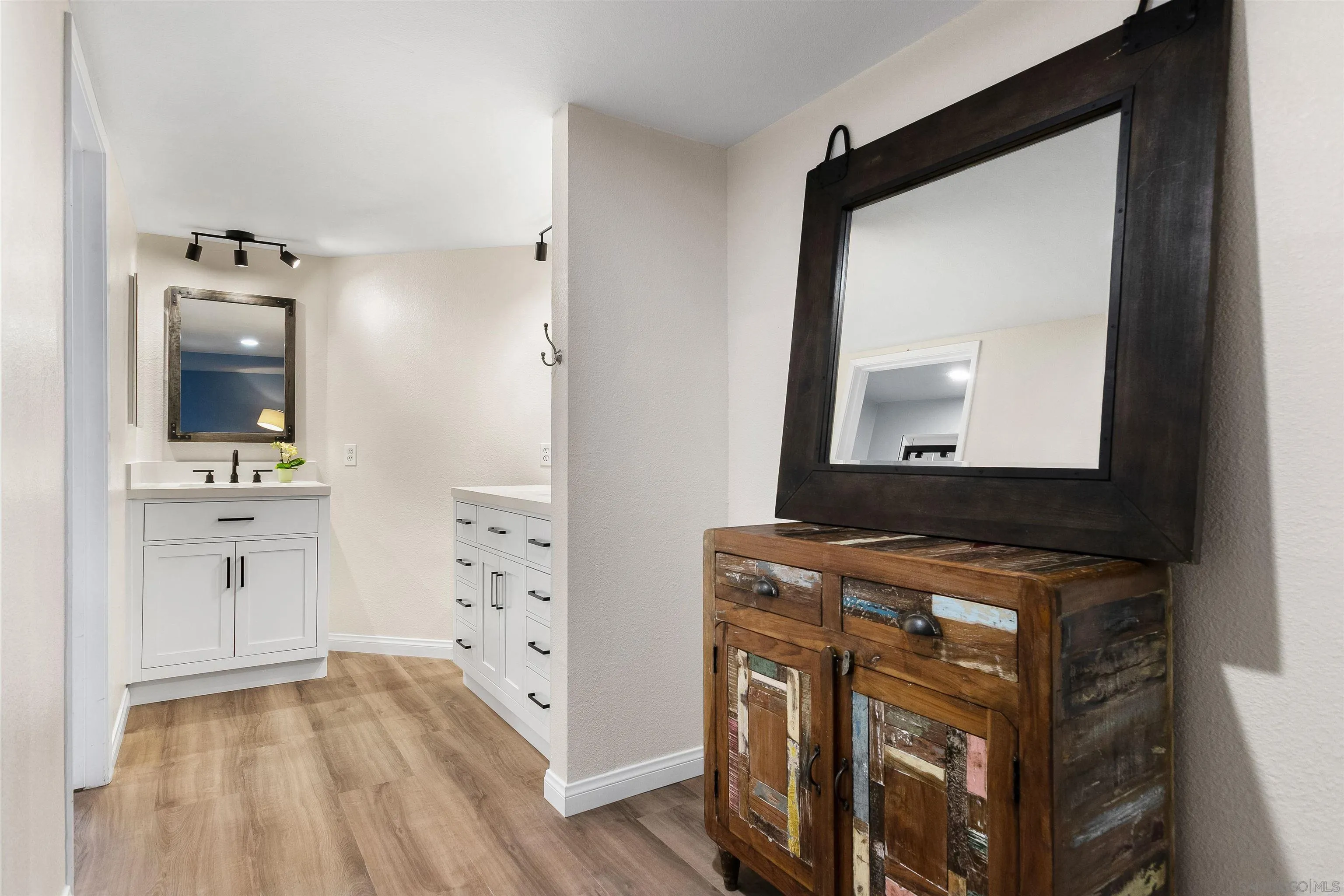 https://cdn.realtyfeed.com/cdn/127/260007612/d73094e1f8210c311206129825f0e2e2.webp