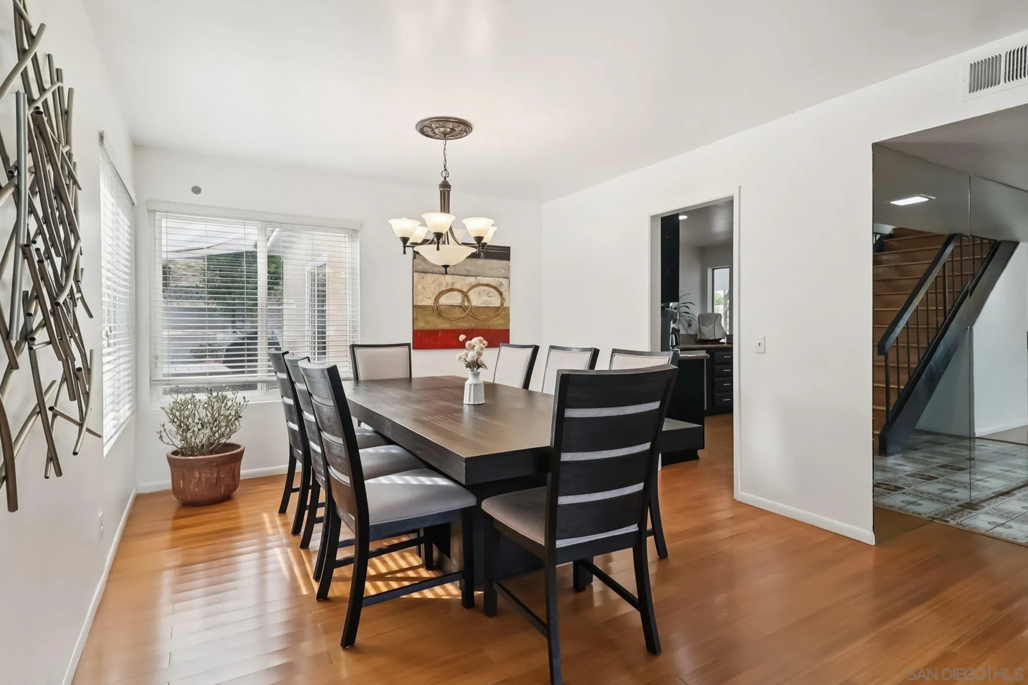 https://cdn.realtyfeed.com/cdn/127/260007615/234793e2ea8ae161280a01267428d9fa.webp