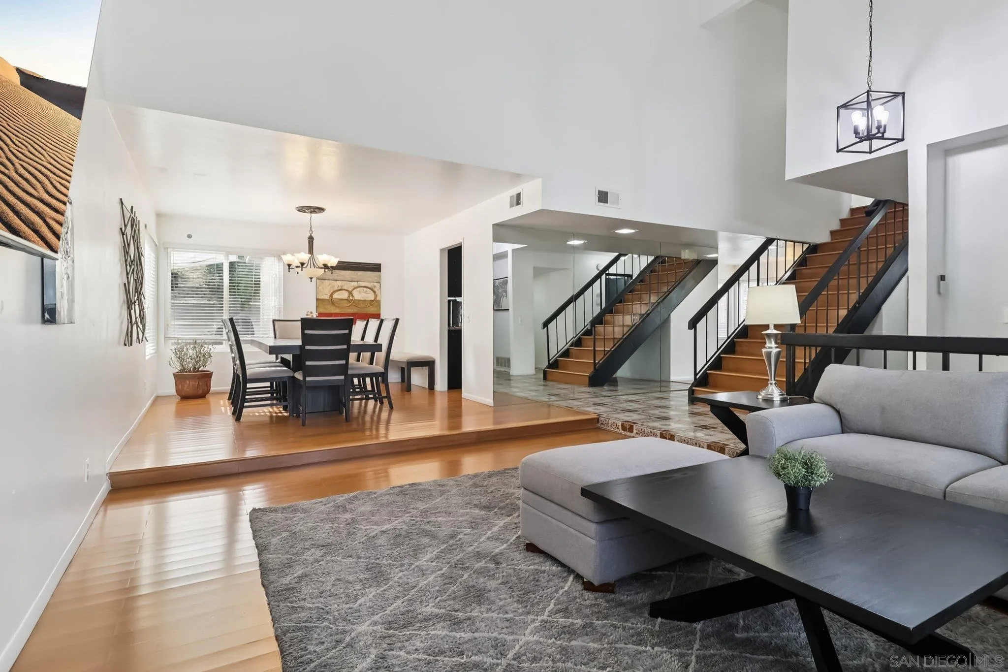 https://cdn.realtyfeed.com/cdn/127/260007615/3f928b7435fa6ad90f43032fab0774f6.webp
