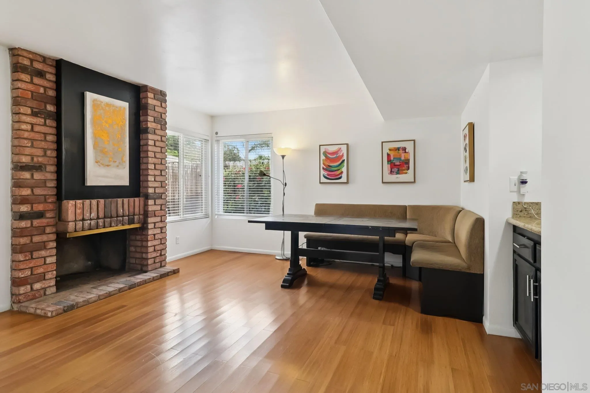 https://cdn.realtyfeed.com/cdn/127/260007615/84f32b57cd0be1addb92da2c6a914620.webp