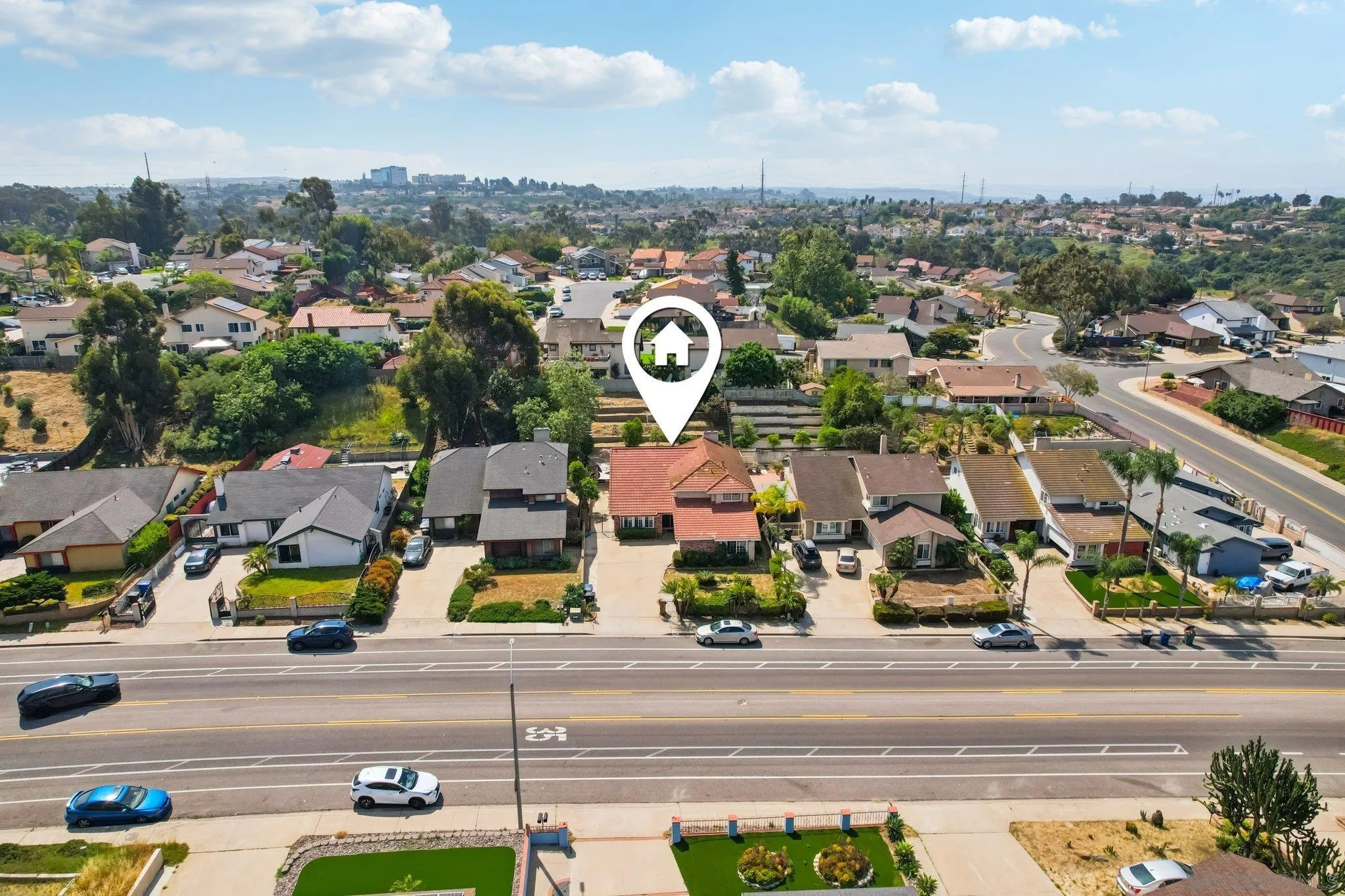 https://cdn.realtyfeed.com/cdn/127/260007615/8cc733155cfb744f8141fc7f31eb1ed9.webp