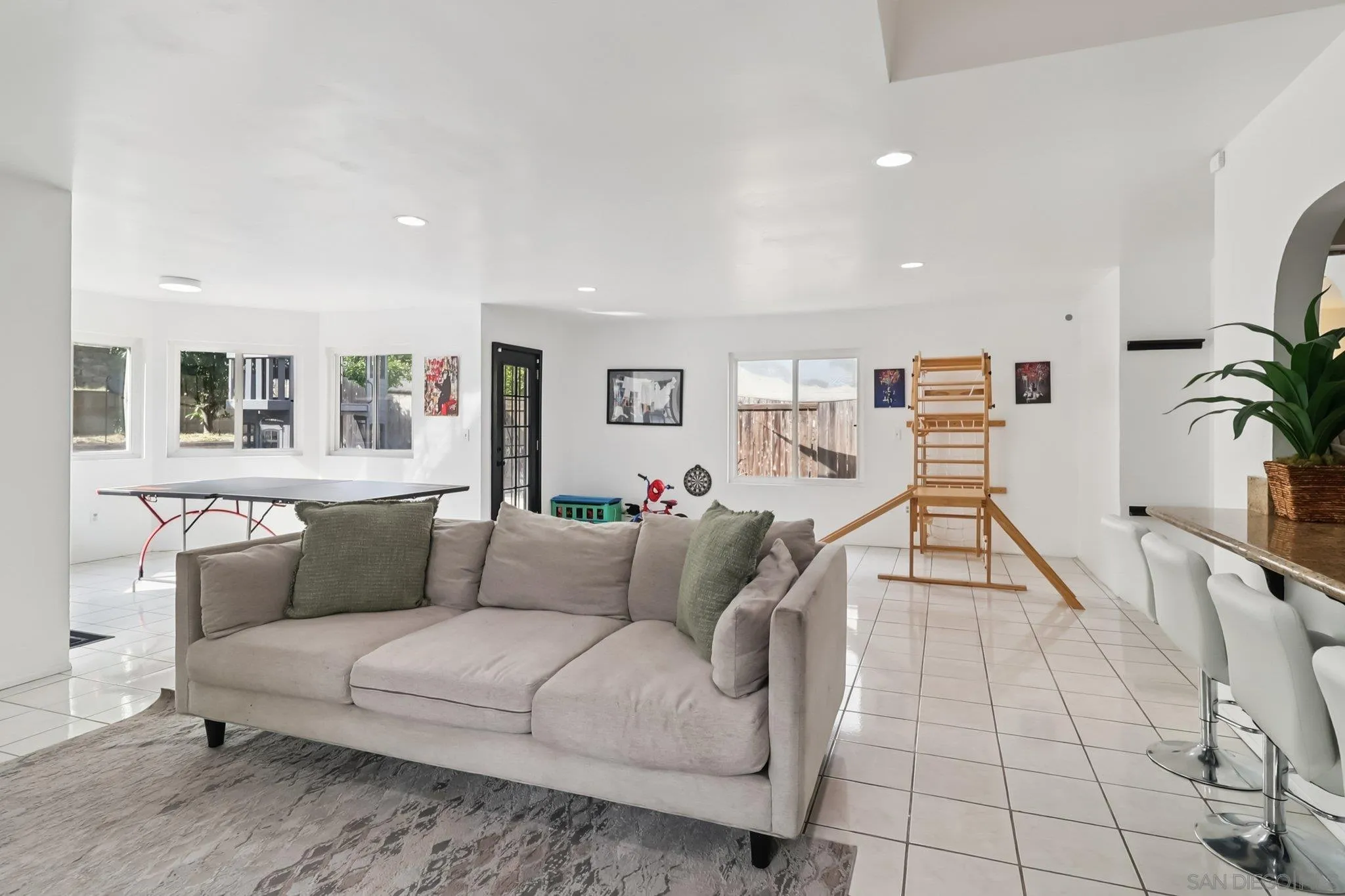 https://cdn.realtyfeed.com/cdn/127/260007615/9a8e676aa9655477c6e88c6b0932985e.webp
