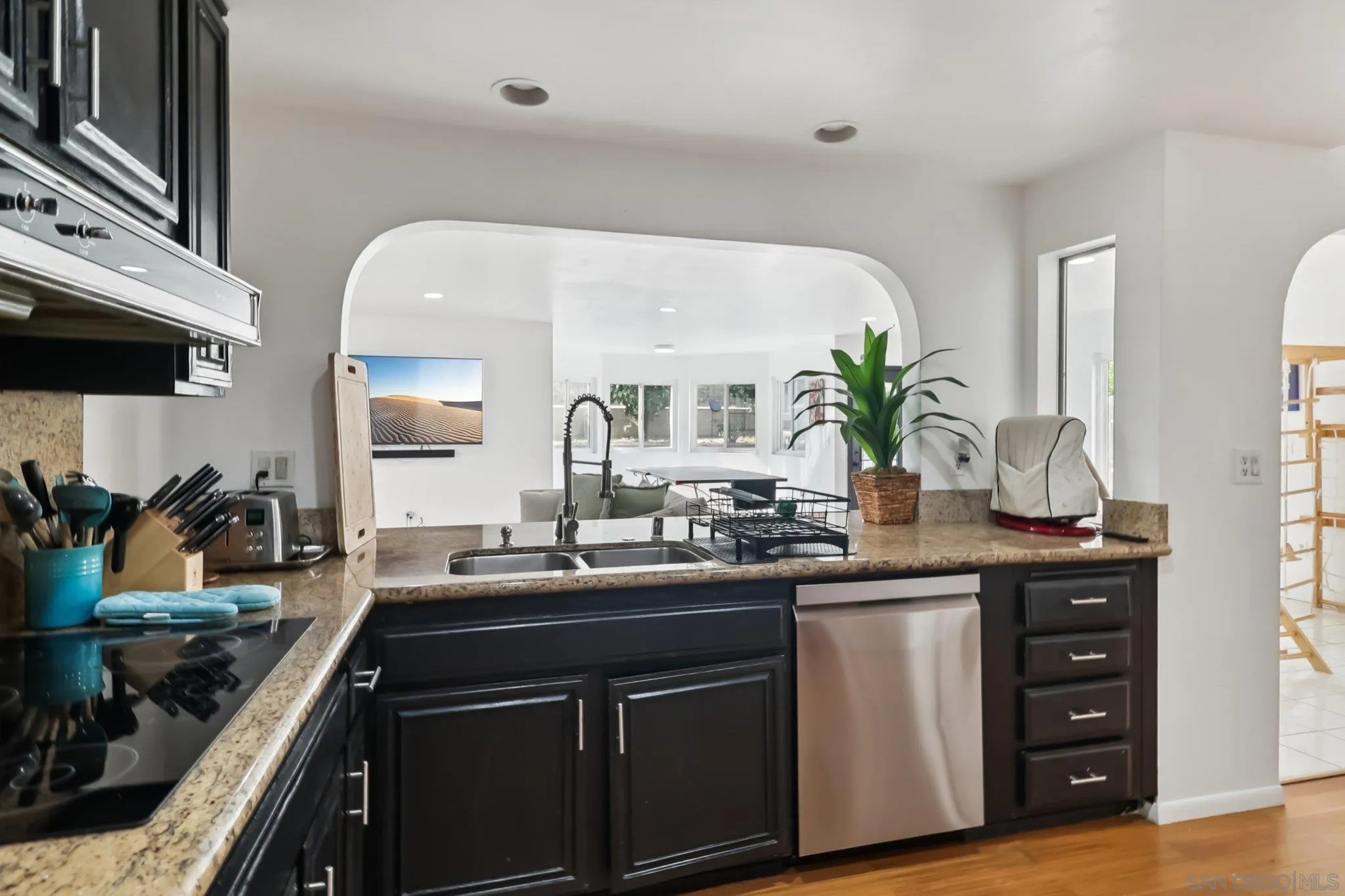 https://cdn.realtyfeed.com/cdn/127/260007615/aaa7e0118794006f9eda220cf051a12d.webp