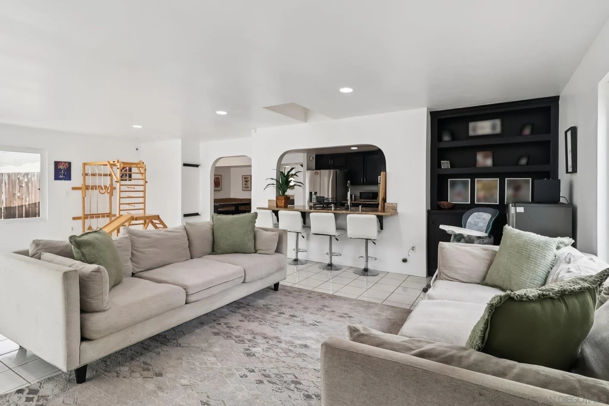 https://cdn.realtyfeed.com/cdn/127/260007615/c1620f6841b0fcc287f195429275f3fa.webp