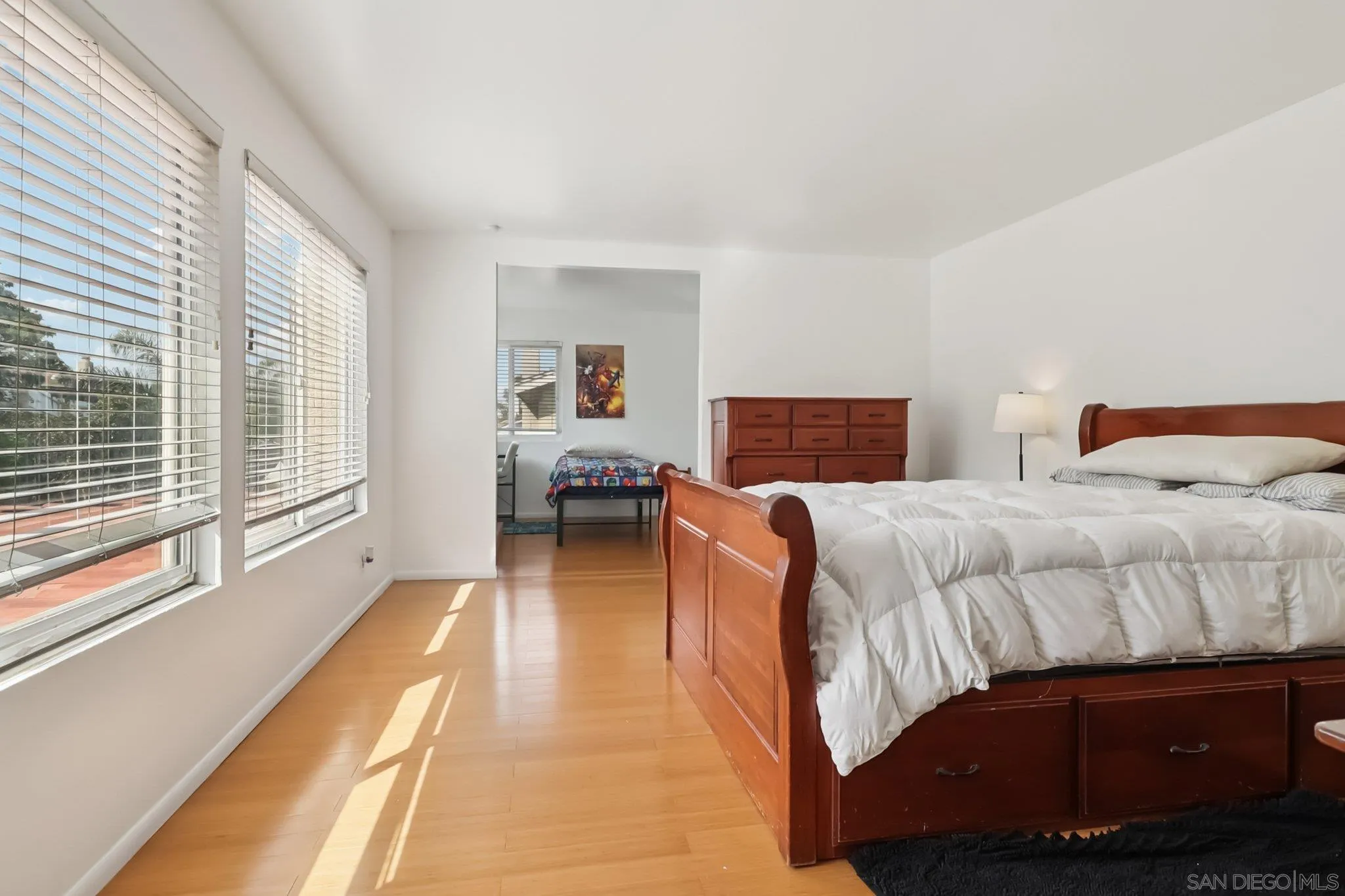 https://cdn.realtyfeed.com/cdn/127/260007615/e03ad3b3145993a25e6d33be2d15c6f3.webp