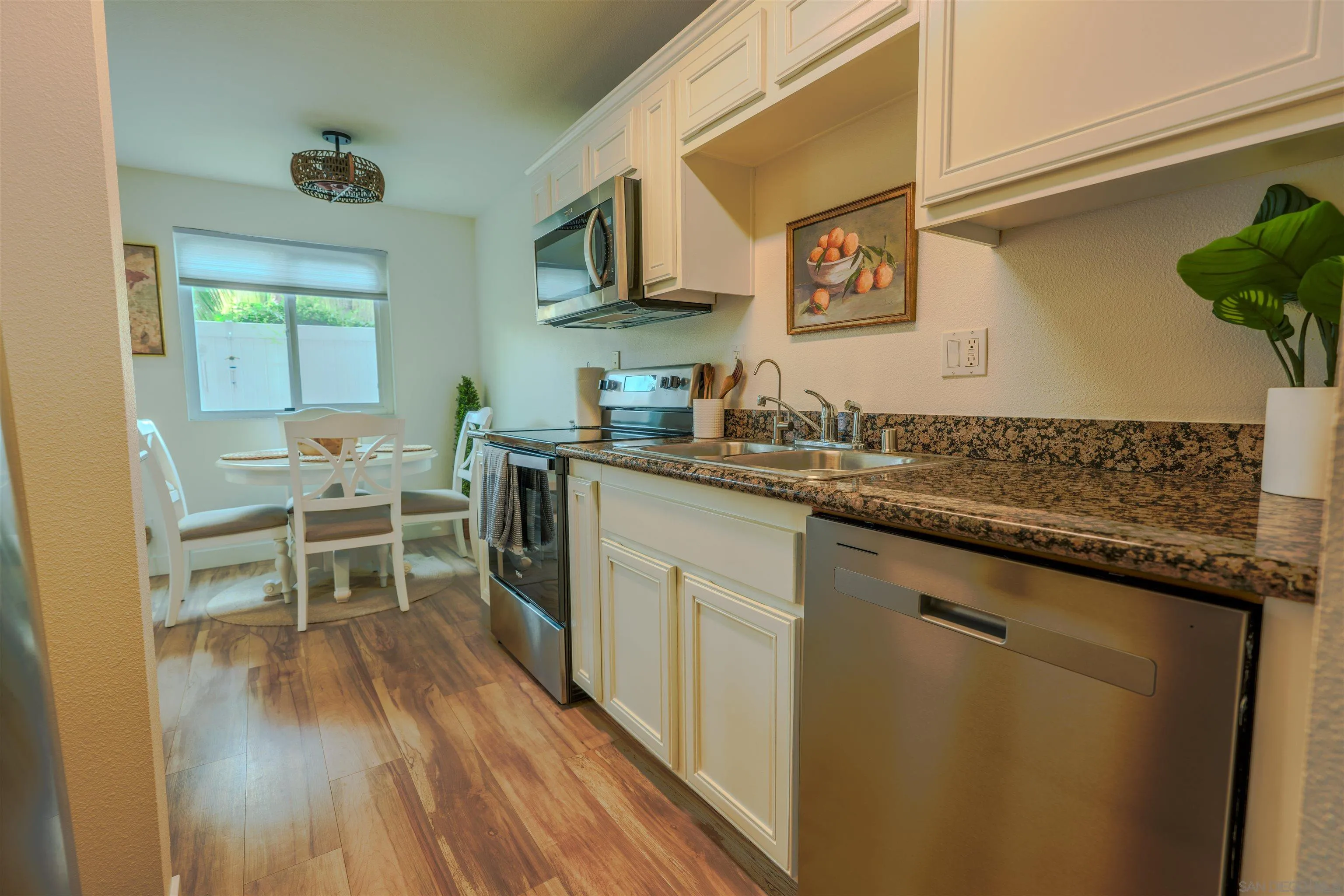 Photo #4: 260007622 Listing: Photo #4