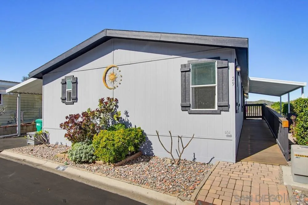 https://cdn.realtyfeed.com/cdn/127/260007623/cf652c3dd5ed2bd565df9b1fee4dab94.webp