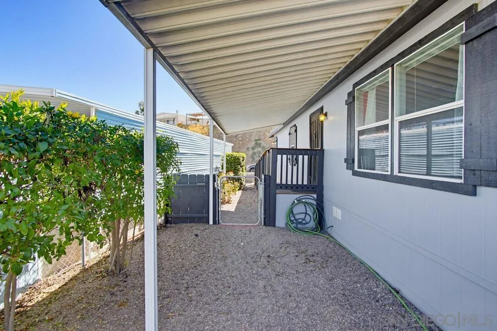 https://cdn.realtyfeed.com/cdn/127/260007623/f2844cb2f92639252552c3f90b6f5d55.webp