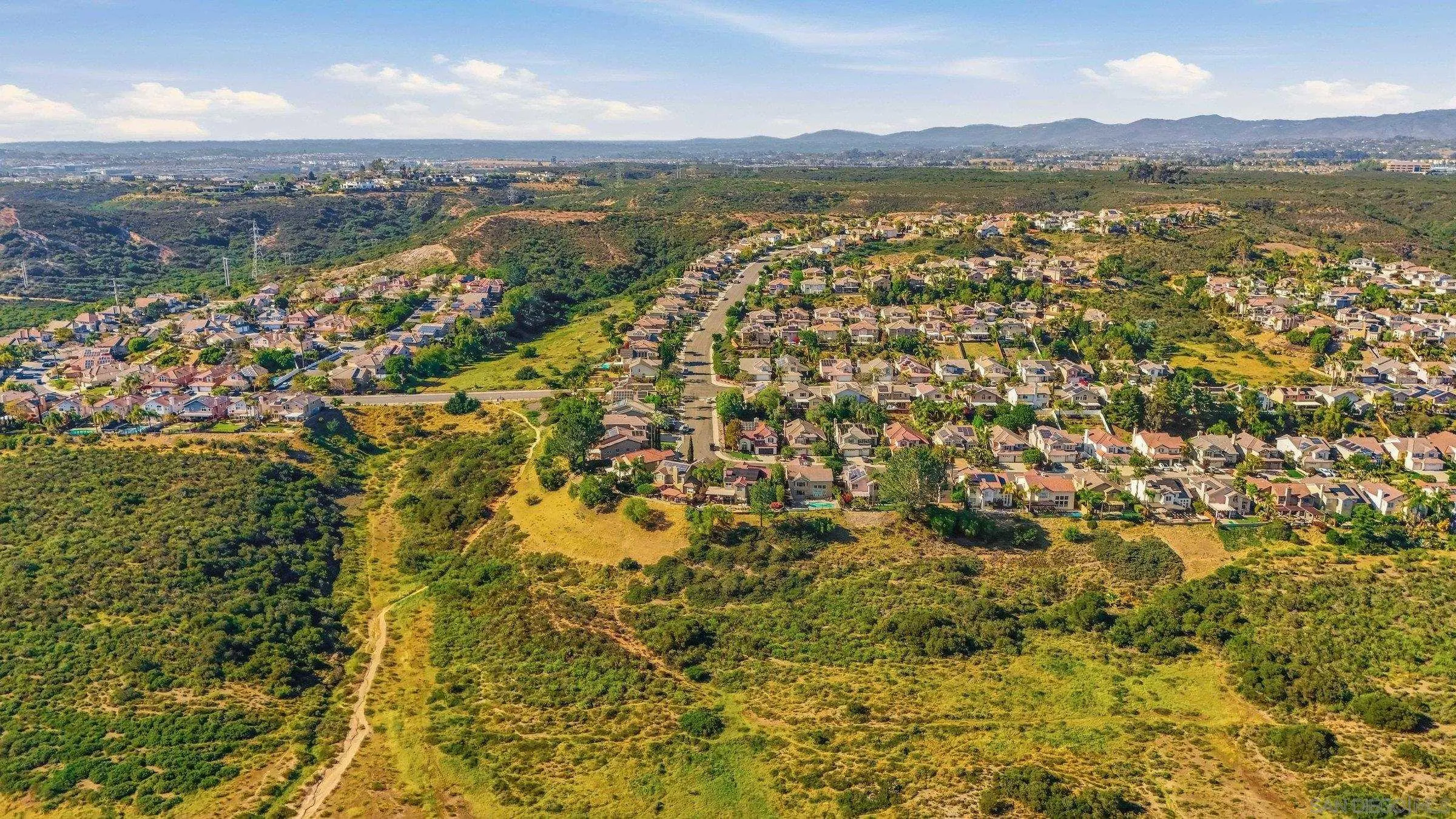 https://cdn.realtyfeed.com/cdn/127/260007631/4d7064c5cc95e135000c3796ff20db33.webp
