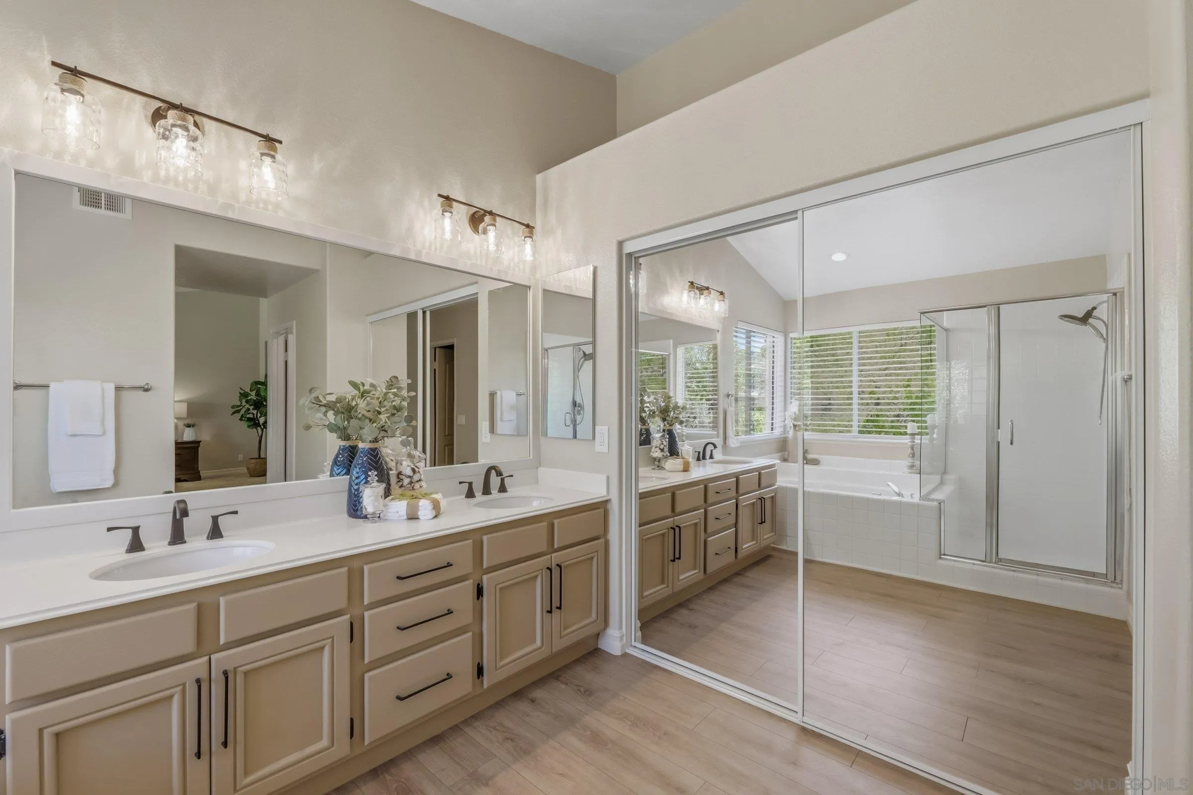 https://cdn.realtyfeed.com/cdn/127/260007631/7342420cdd4605654ca5503b55c39e7f.webp