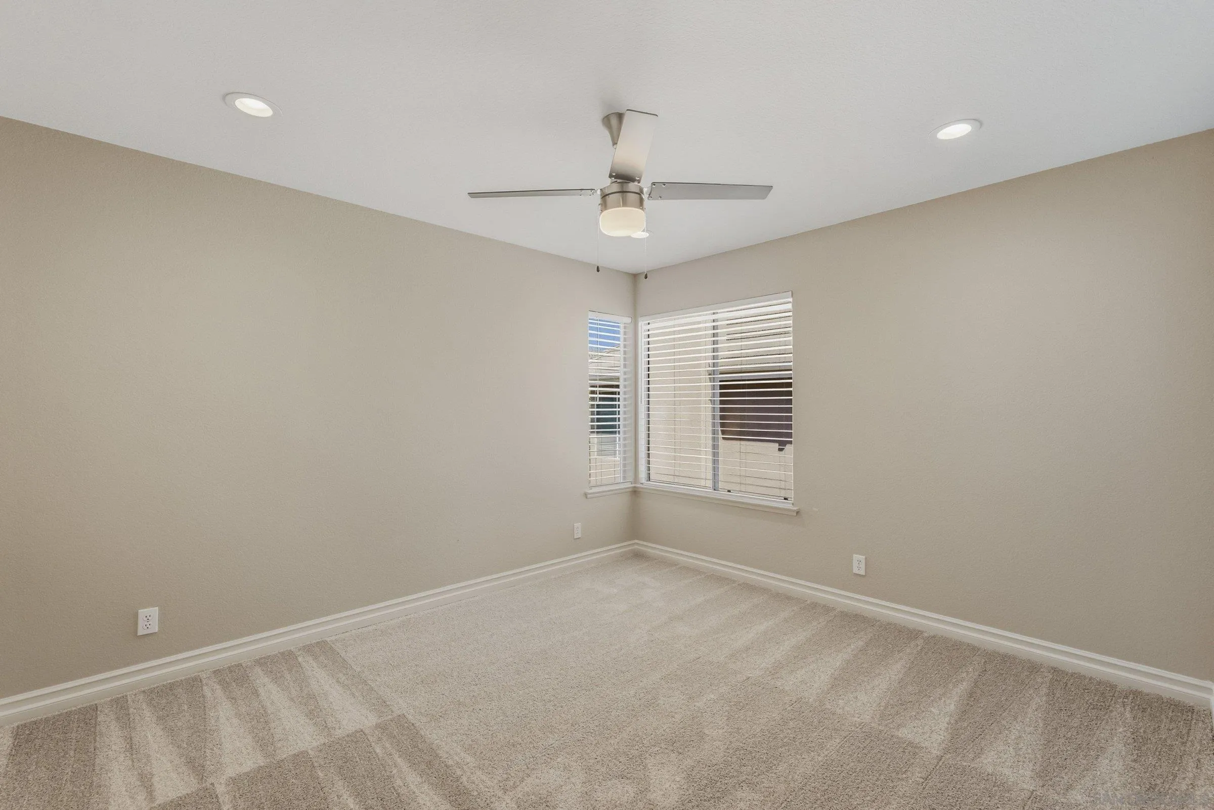 https://cdn.realtyfeed.com/cdn/127/260007631/d4688471023c076e3b1a1f9450b2eed4.webp