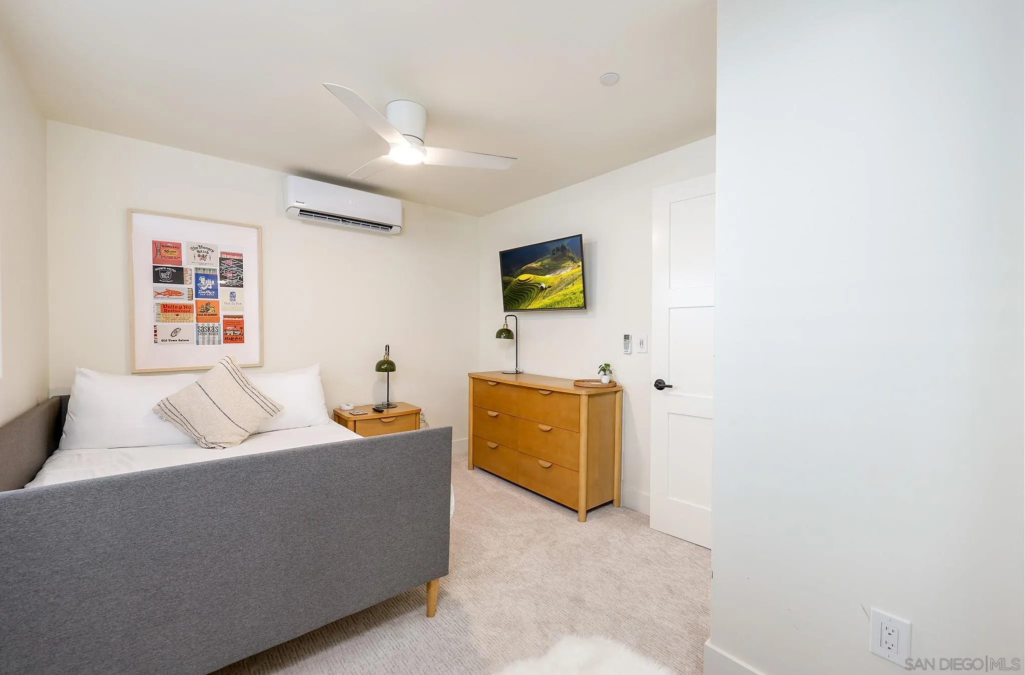 https://cdn.realtyfeed.com/cdn/127/260007635/10d6e4c2b9a0978dfffe69b4ce672755.webp