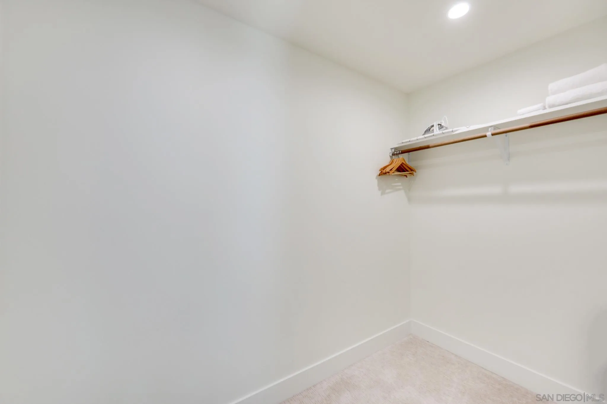 https://cdn.realtyfeed.com/cdn/127/260007635/3f7d4170e67dd5a37b98ba39b9461f6e.webp