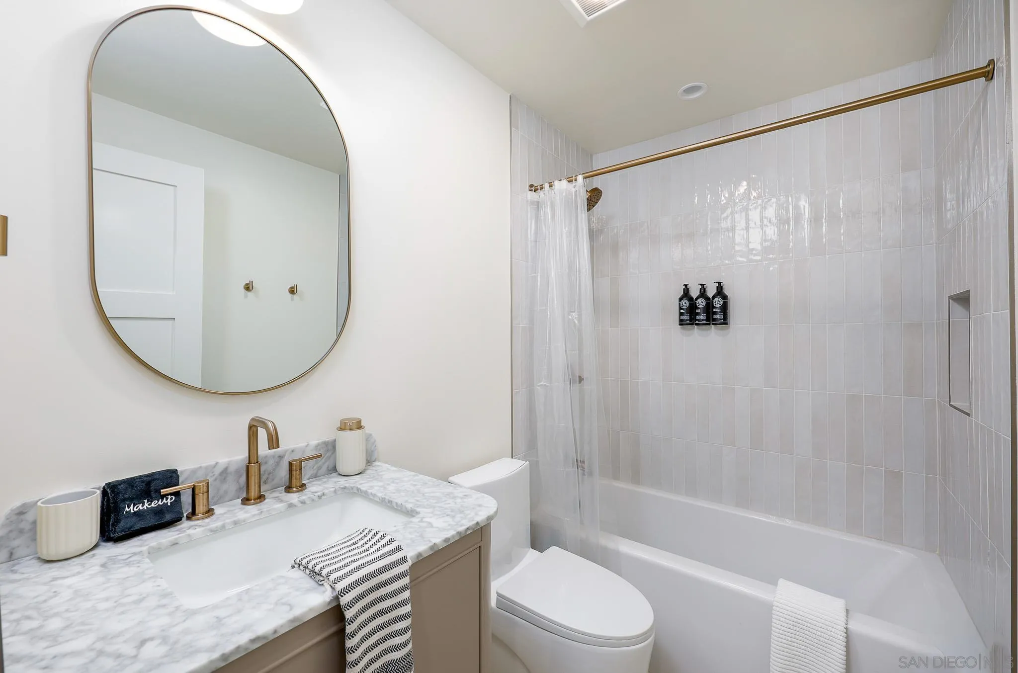 https://cdn.realtyfeed.com/cdn/127/260007635/a64a7b24a982922cd65af352798b1a1e.webp