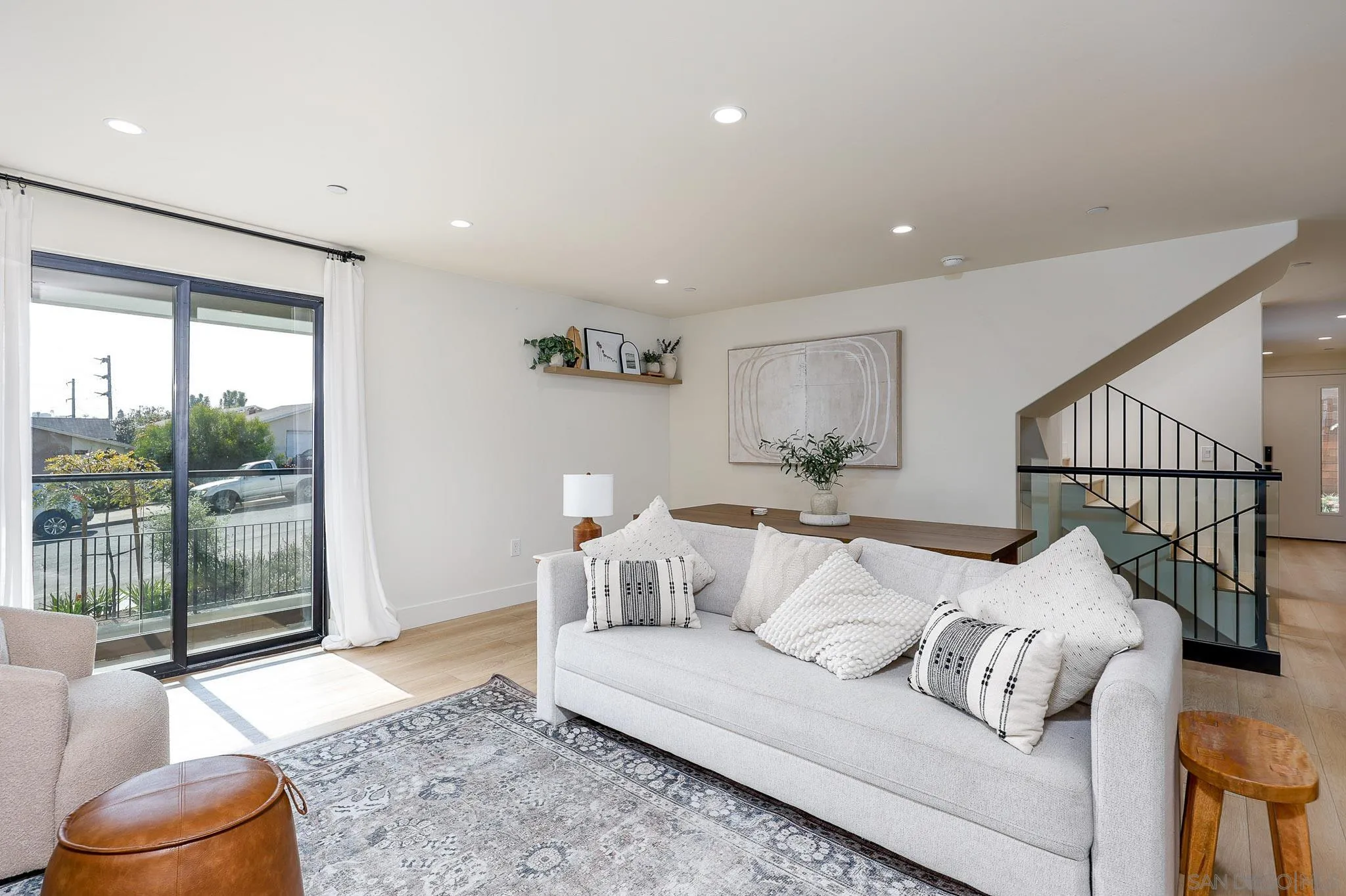 https://cdn.realtyfeed.com/cdn/127/260007635/b560cabf317df42c727e063ebf0a3490.webp
