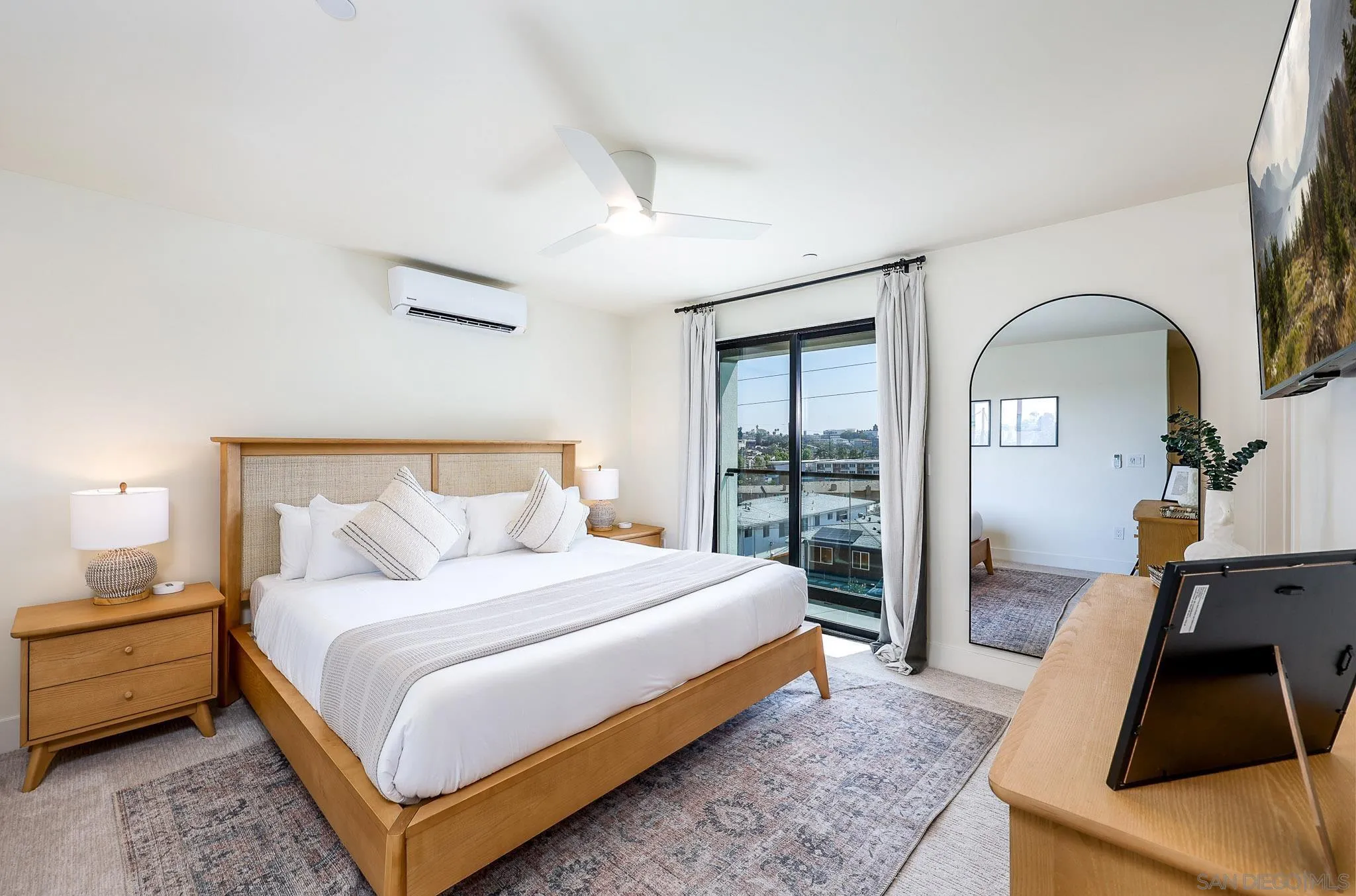 https://cdn.realtyfeed.com/cdn/127/260007635/b7a9b67ed41a41d8c7382c42a749f5b3.webp