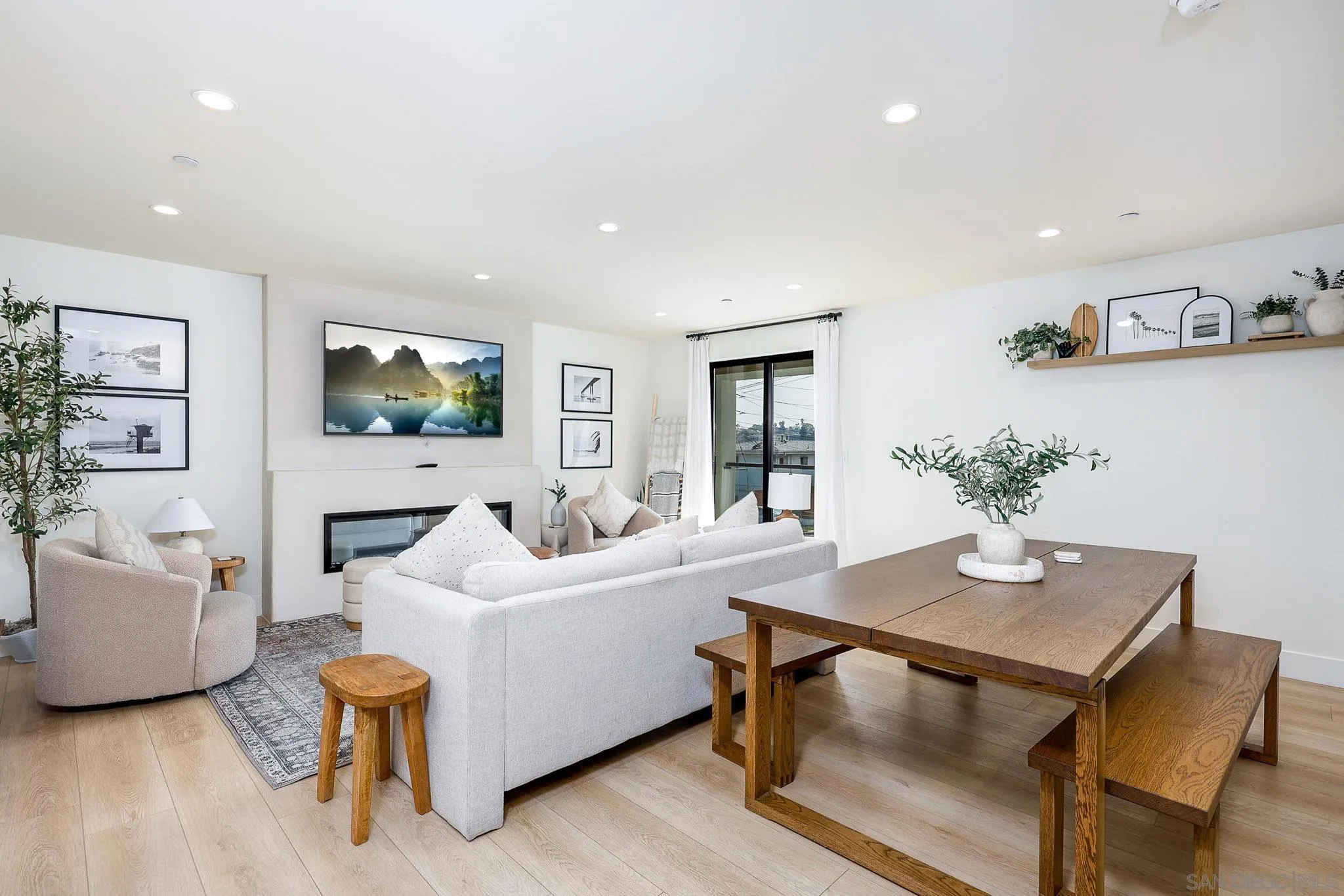 https://cdn.realtyfeed.com/cdn/127/260007635/c7ef180cc075cd015dff65ba0909f7f9.webp