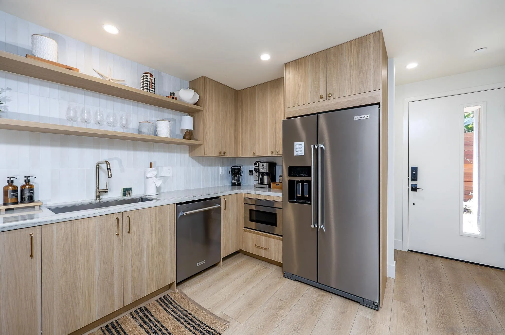 https://cdn.realtyfeed.com/cdn/127/260007635/cba4dacff2910ed84f844fa49655402f.webp