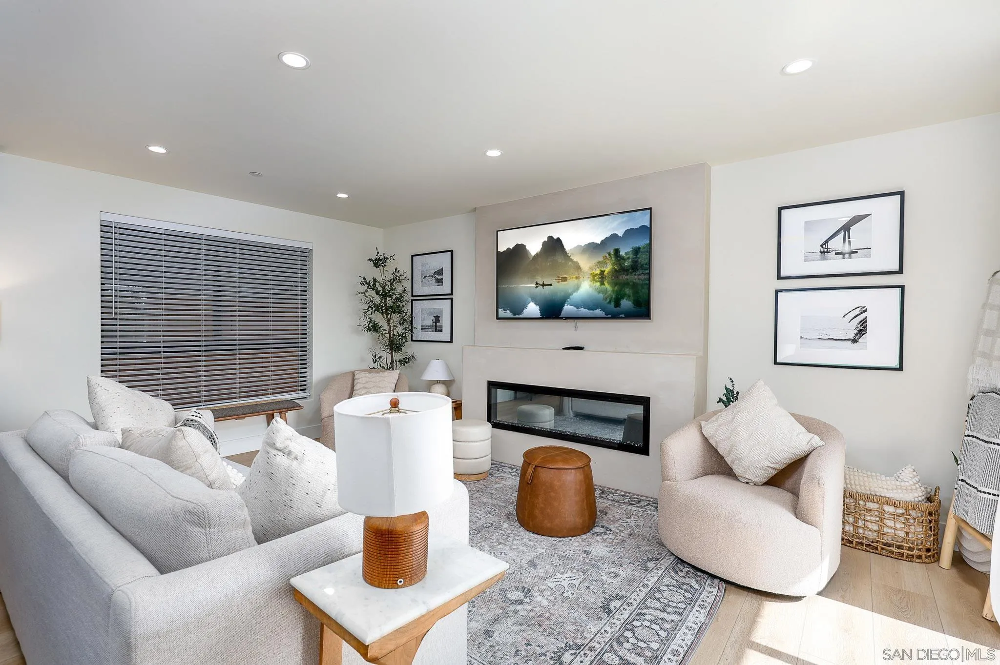 https://cdn.realtyfeed.com/cdn/127/260007635/e532d49e60ce1b0b812a7ec4a7906d56.webp