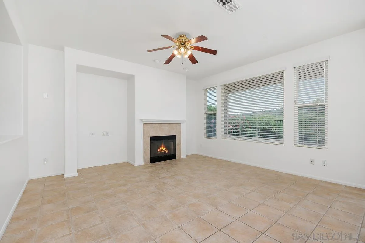https://cdn.realtyfeed.com/cdn/127/260007636/0148e35d5fb4abdedd8bdb5d19c011a2.webp