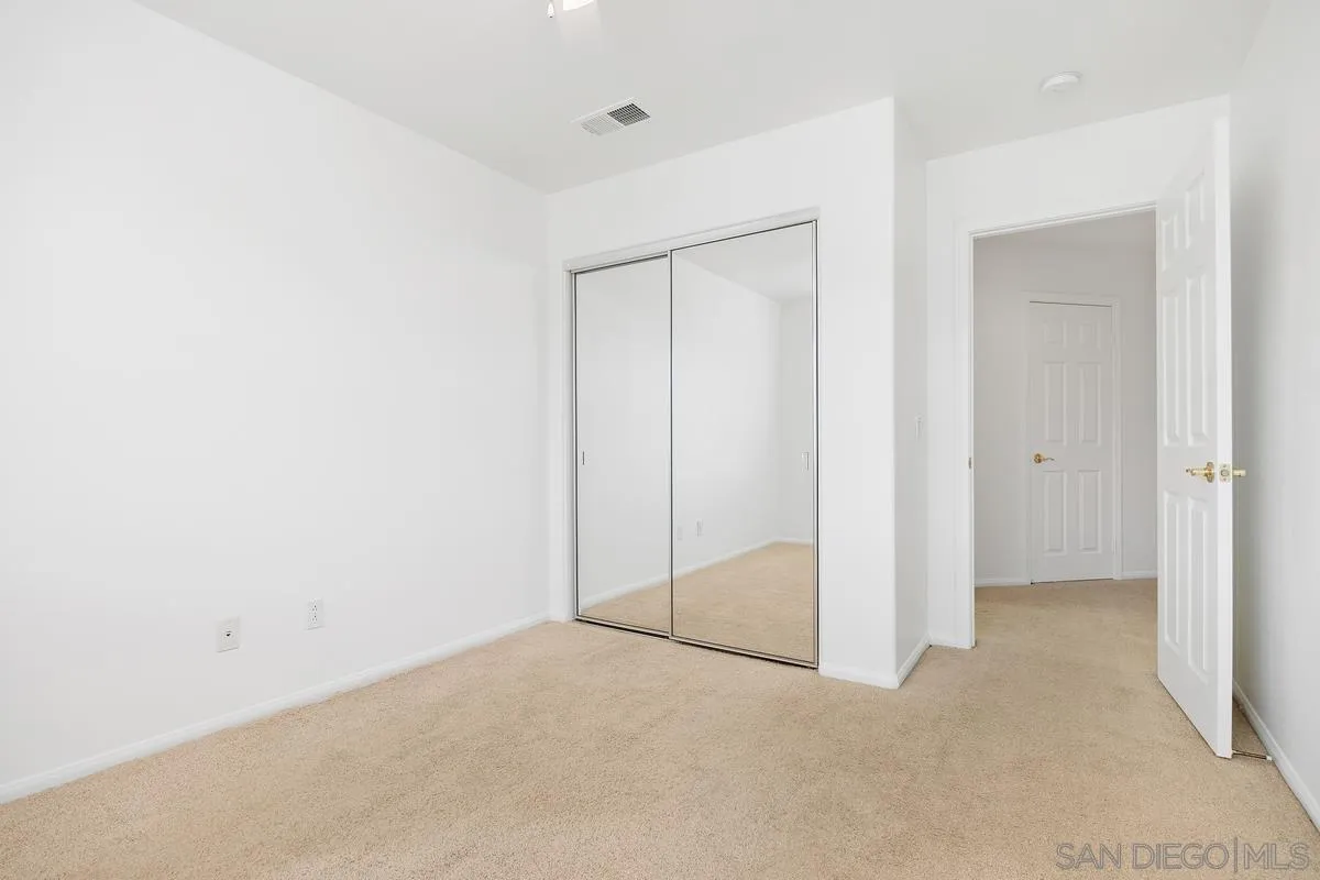 https://cdn.realtyfeed.com/cdn/127/260007636/27d92e43f04e6a176a36190e3a4671e2.webp