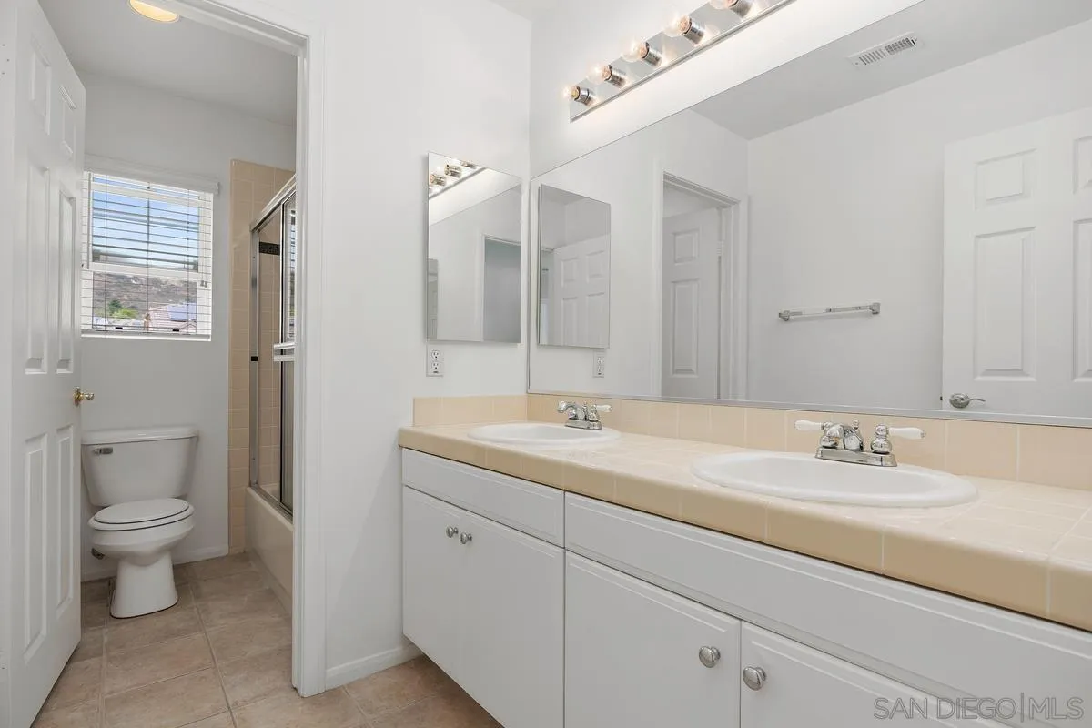 https://cdn.realtyfeed.com/cdn/127/260007636/55bad6ebafb0b5731a03f4dd88b095c8.webp