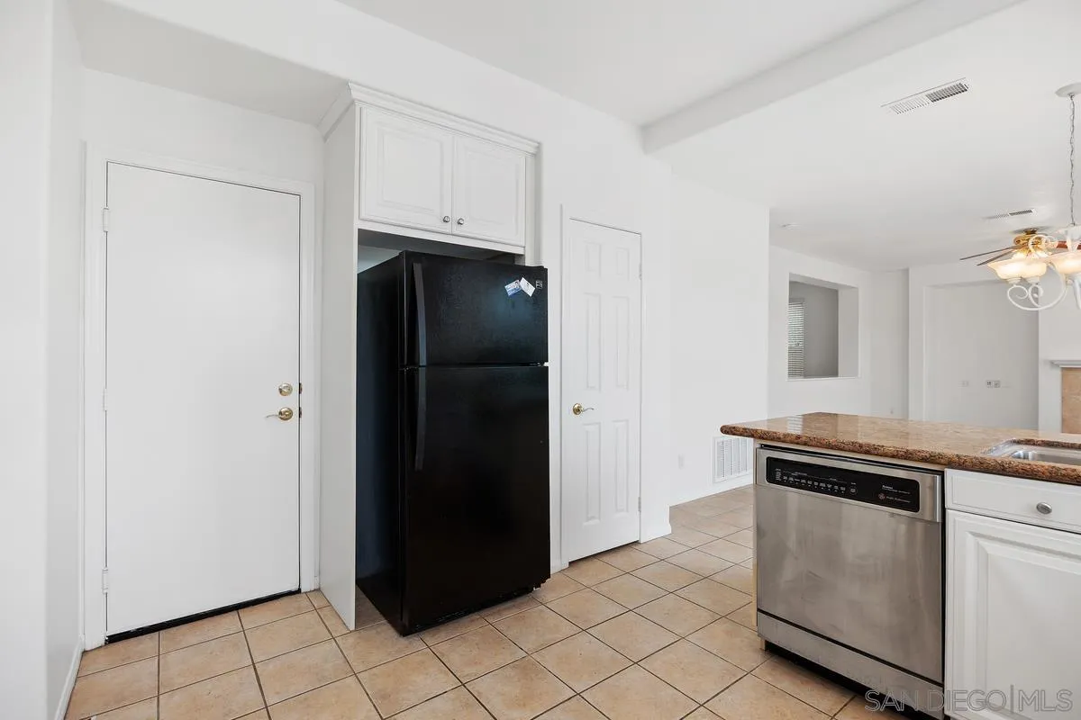 https://cdn.realtyfeed.com/cdn/127/260007636/ba29b43991e58f24292aae4869eb55ed.webp