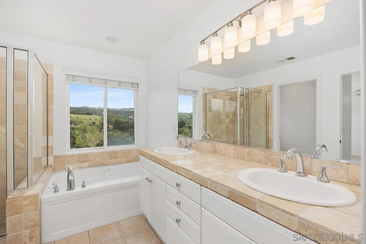 https://cdn.realtyfeed.com/cdn/127/260007636/e624912f17a435254ea314e065cd0f14.webp