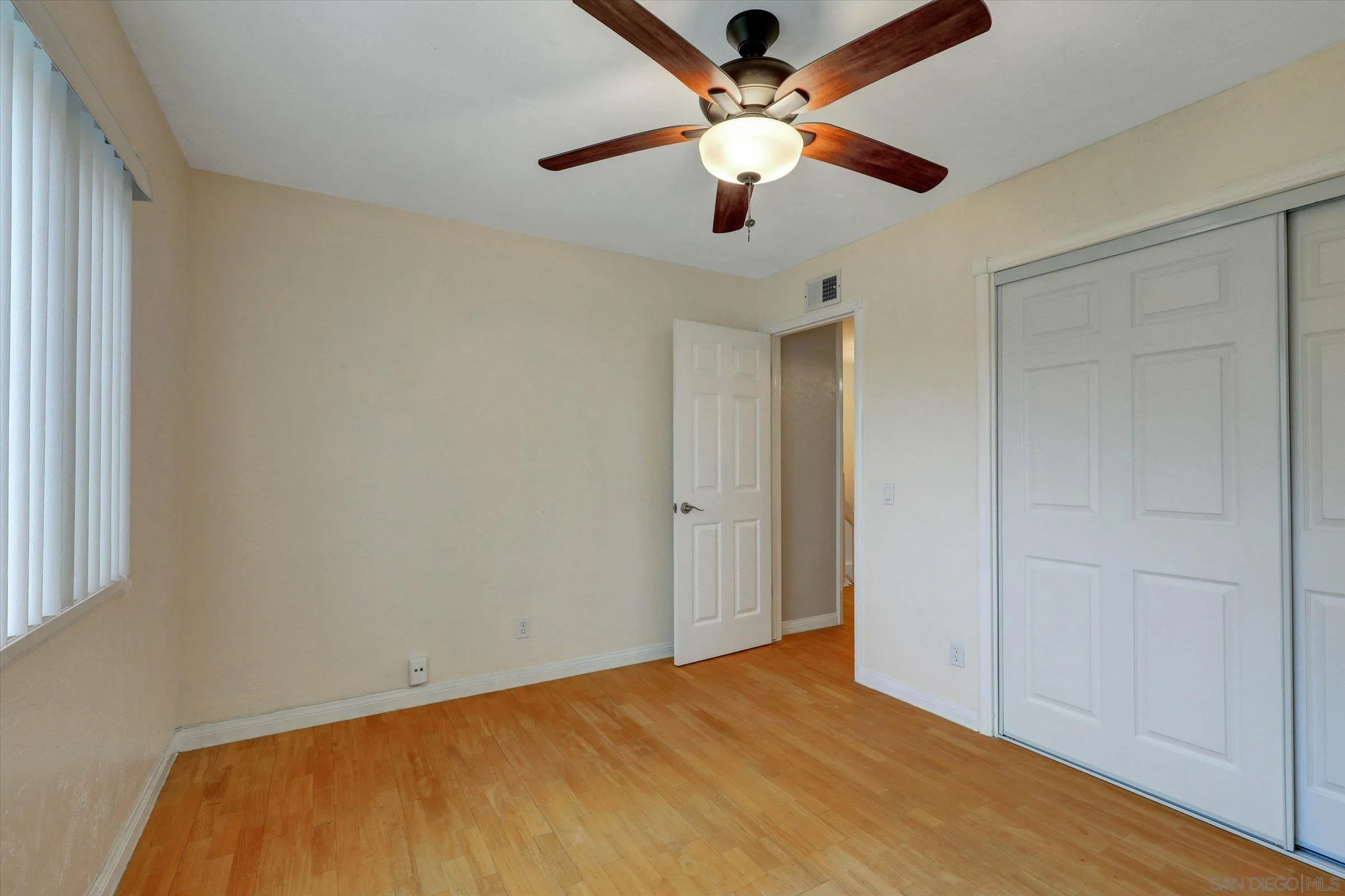 https://cdn.realtyfeed.com/cdn/127/260007642/5bc0d56b75058abe62fc05b82555b59f.webp