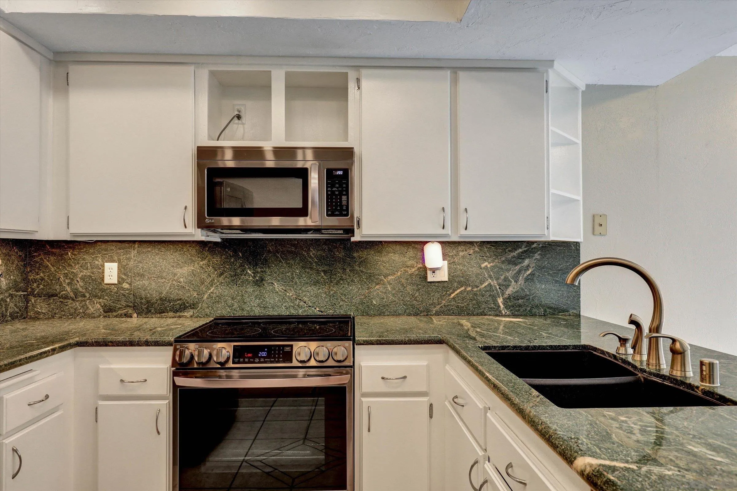 https://cdn.realtyfeed.com/cdn/127/260007642/8635074520d087288f5d9a429c5f2eab.webp