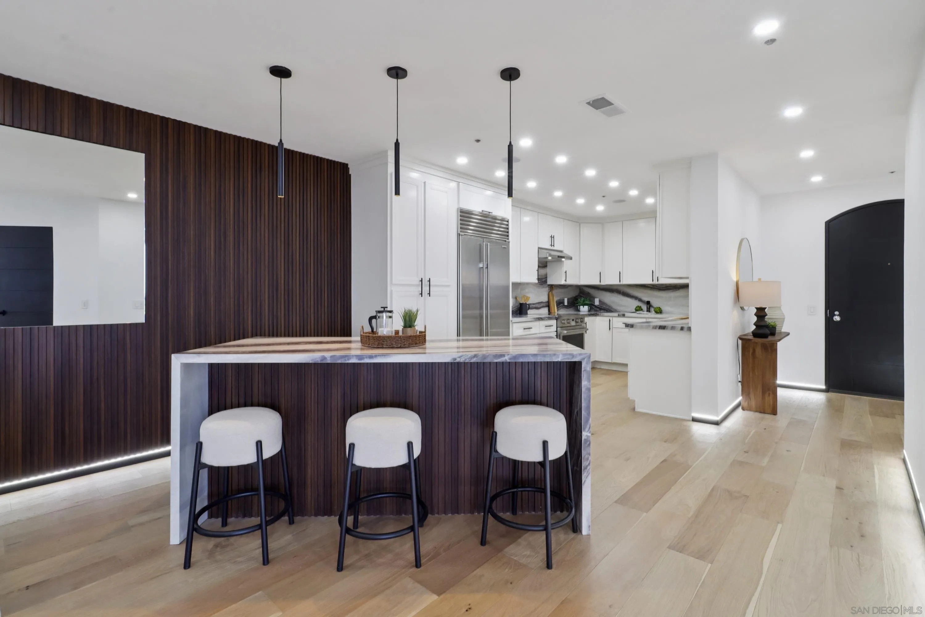 https://cdn.realtyfeed.com/cdn/127/260007646/780eb2f35c1c31820a06cdaa2171773a.webp