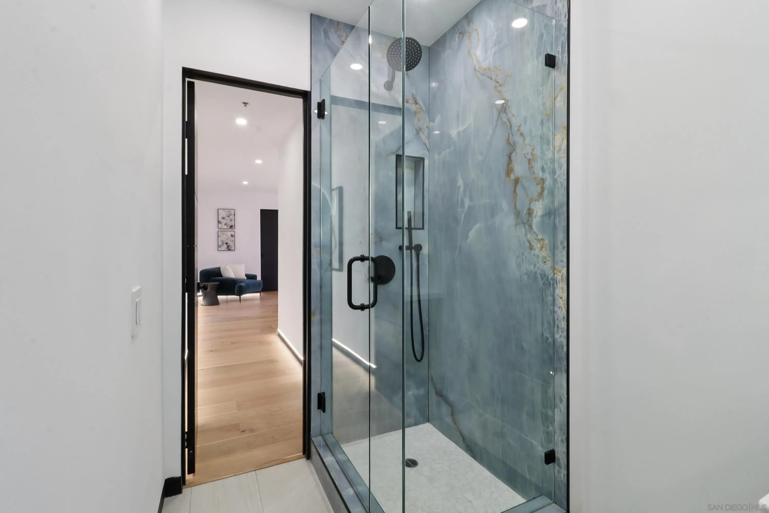 https://cdn.realtyfeed.com/cdn/127/260007646/94d9b03a567578d4cd3d822c681de72d.webp