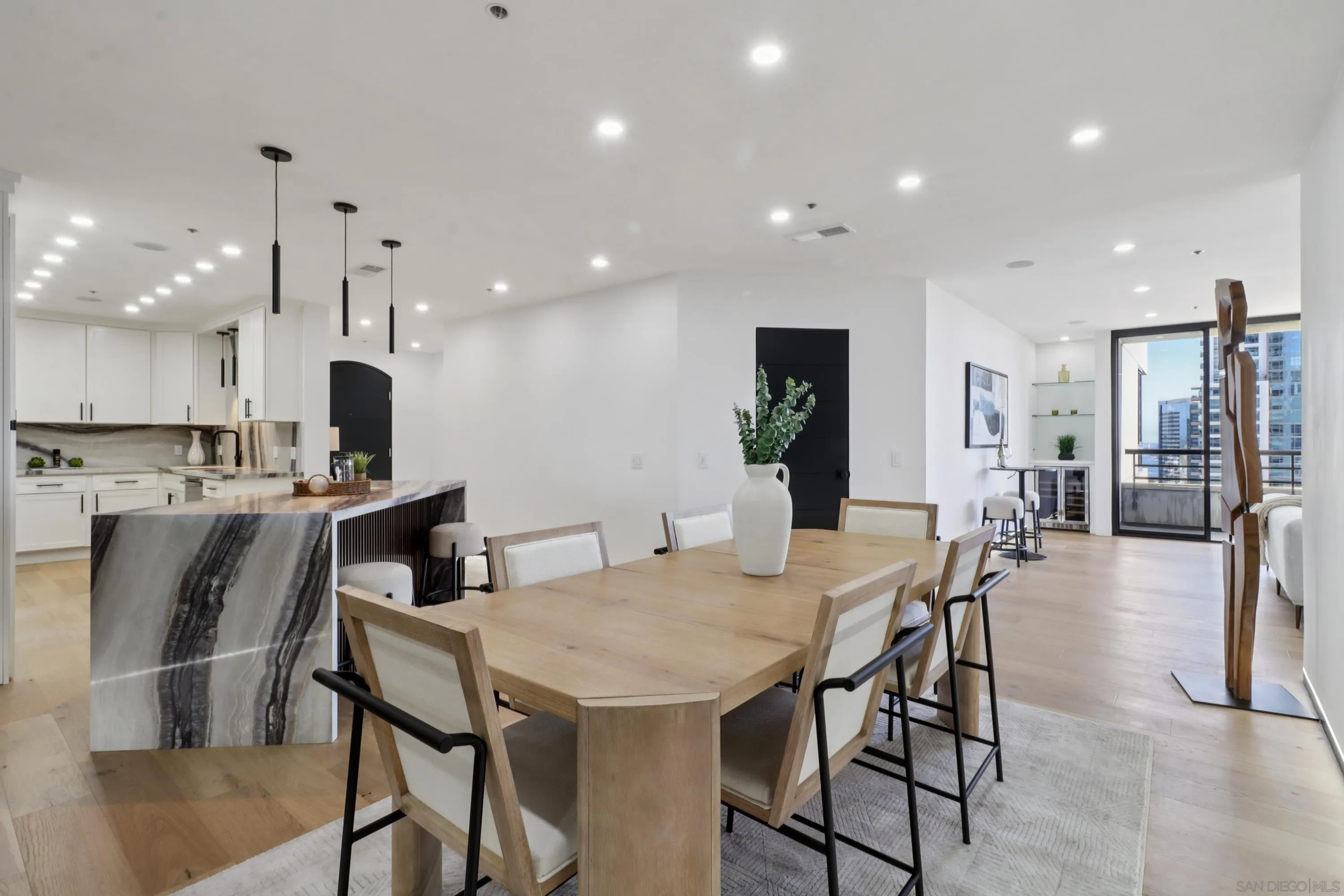 https://cdn.realtyfeed.com/cdn/127/260007646/b8b6347c41e160aecb4d09187fd06896.webp