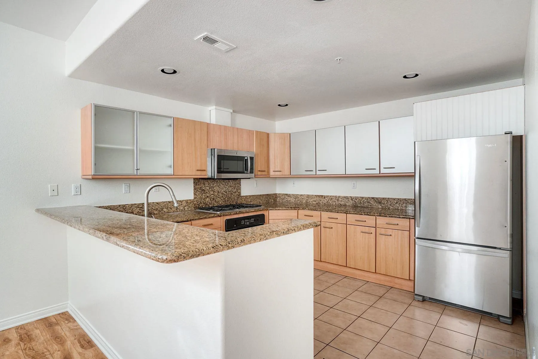 Photo #6: 260007653 Listing: Photo #6