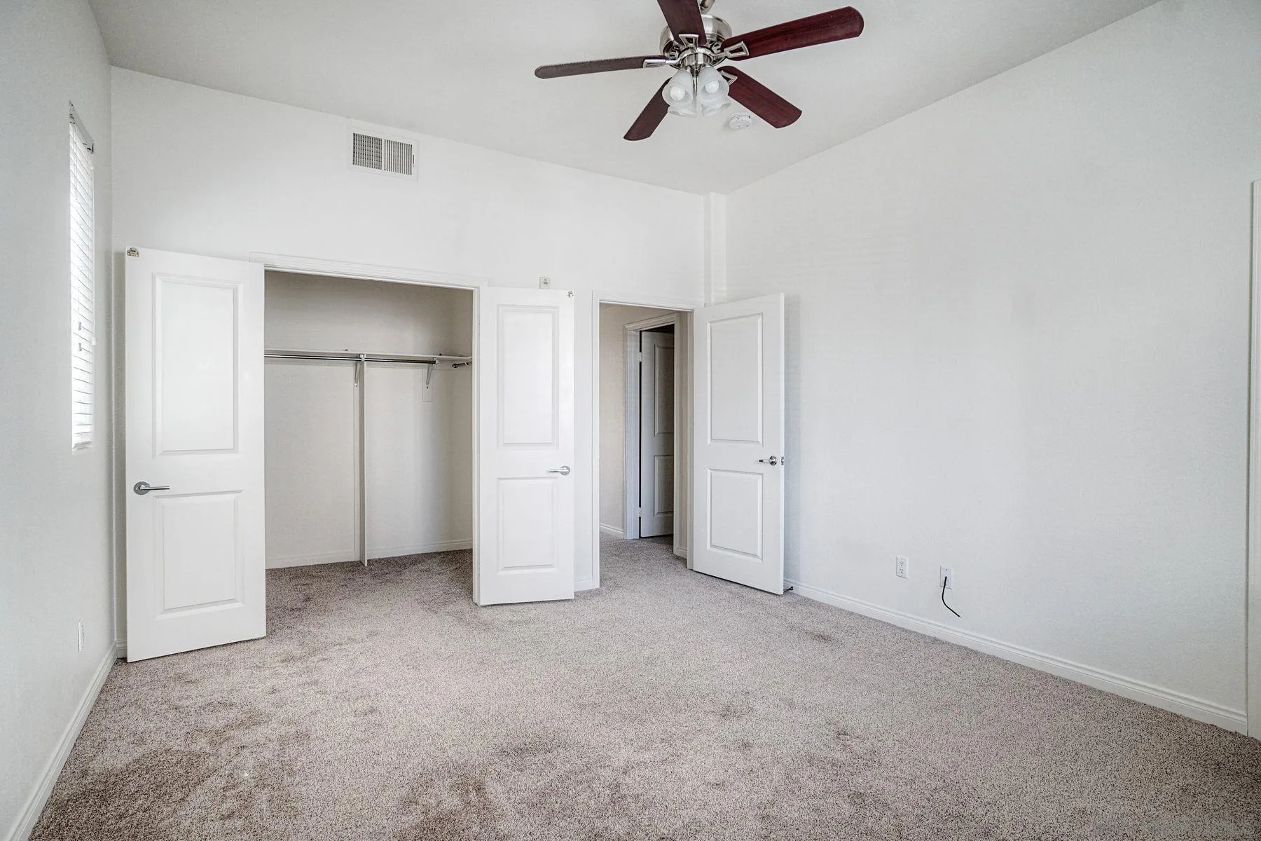 Photo #8: 260007653 Listing: Photo #8