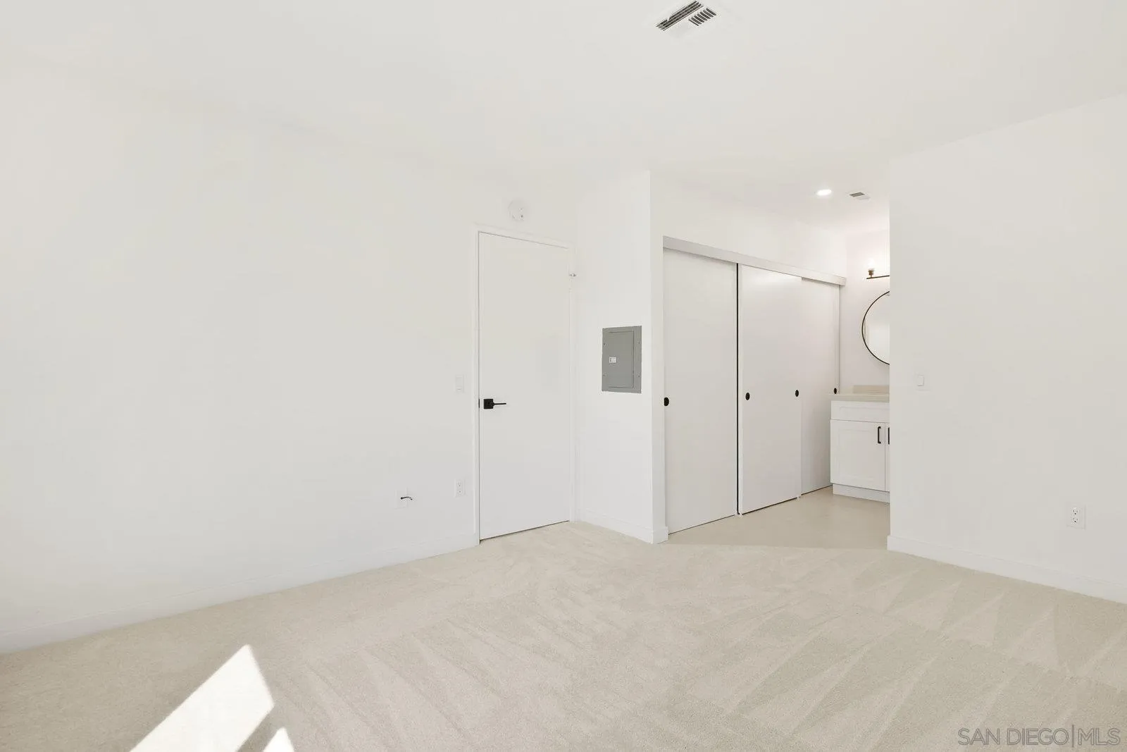https://cdn.realtyfeed.com/cdn/127/260007655/eb718a25664135d105c68a4a8b13487c.webp