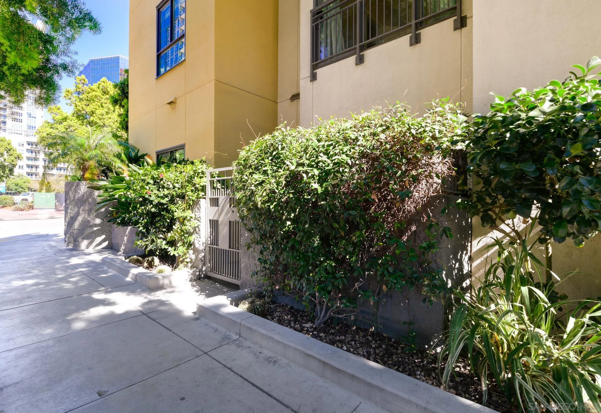 https://cdn.realtyfeed.com/cdn/127/260007663/860ad164b640dcbbf983cf51df346934.webp