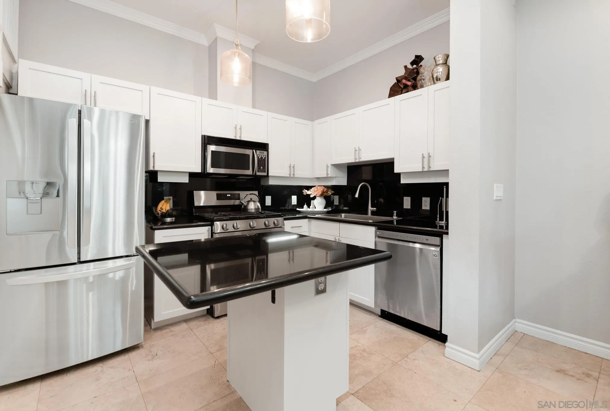 https://cdn.realtyfeed.com/cdn/127/260007663/e29b983de7ad6db2ff6991693ca6c3a2.webp