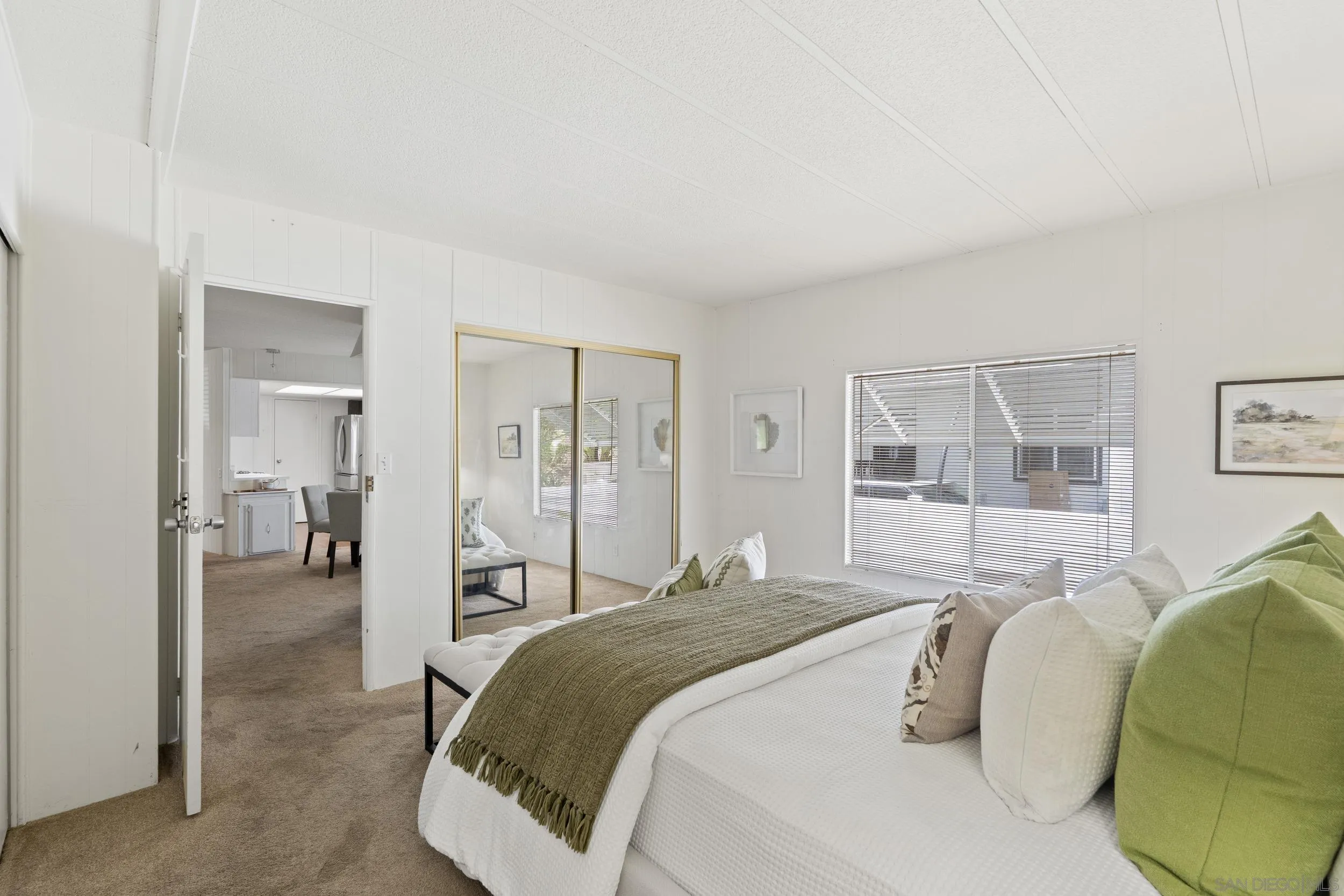 https://cdn.realtyfeed.com/cdn/127/260007665/04f3f71ee1ba07e1966ecbda37c254dc.webp