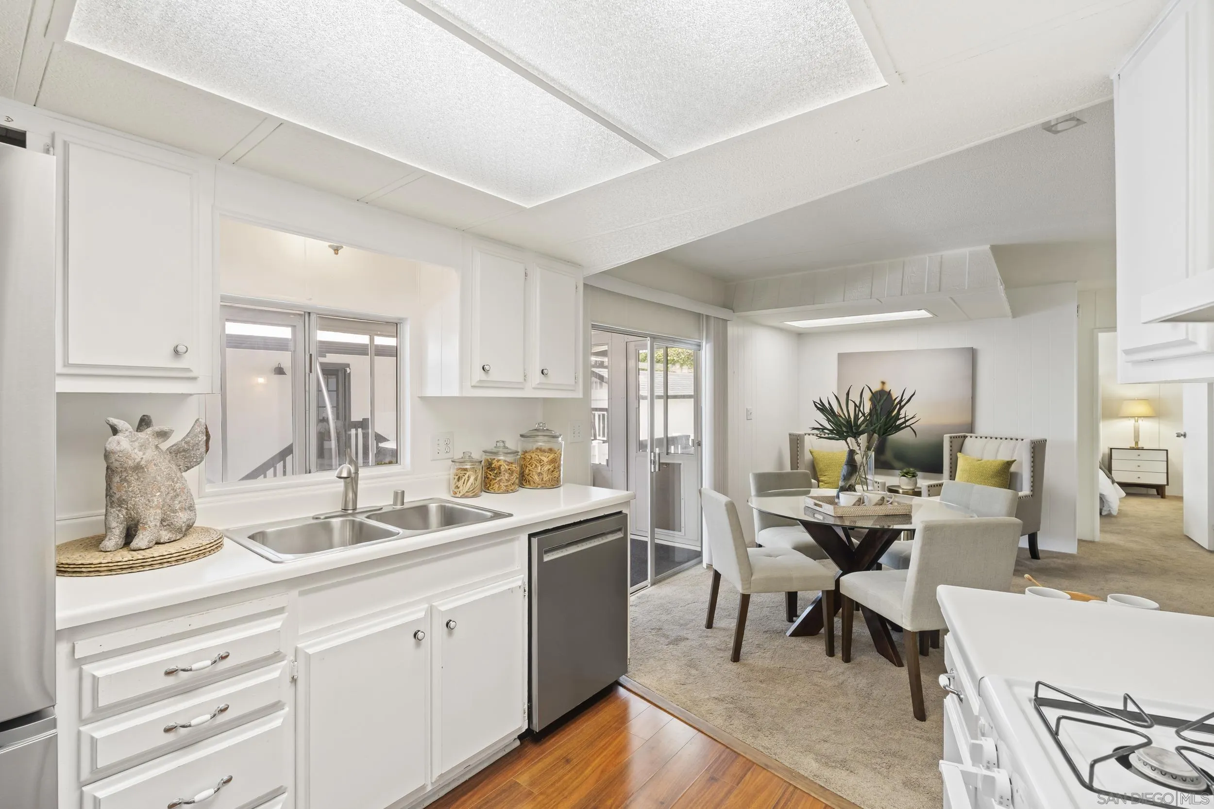 https://cdn.realtyfeed.com/cdn/127/260007665/be648f8c47ac87c86f3606dcb72c8f8d.webp