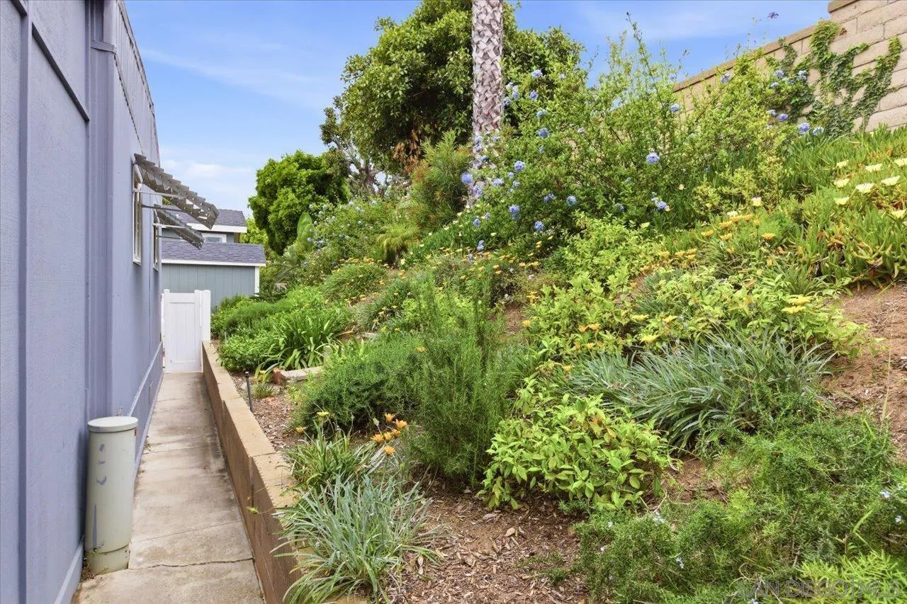 https://cdn.realtyfeed.com/cdn/127/260007665/d8b9fac8648b31f9de8fb70a1476d7f4.webp