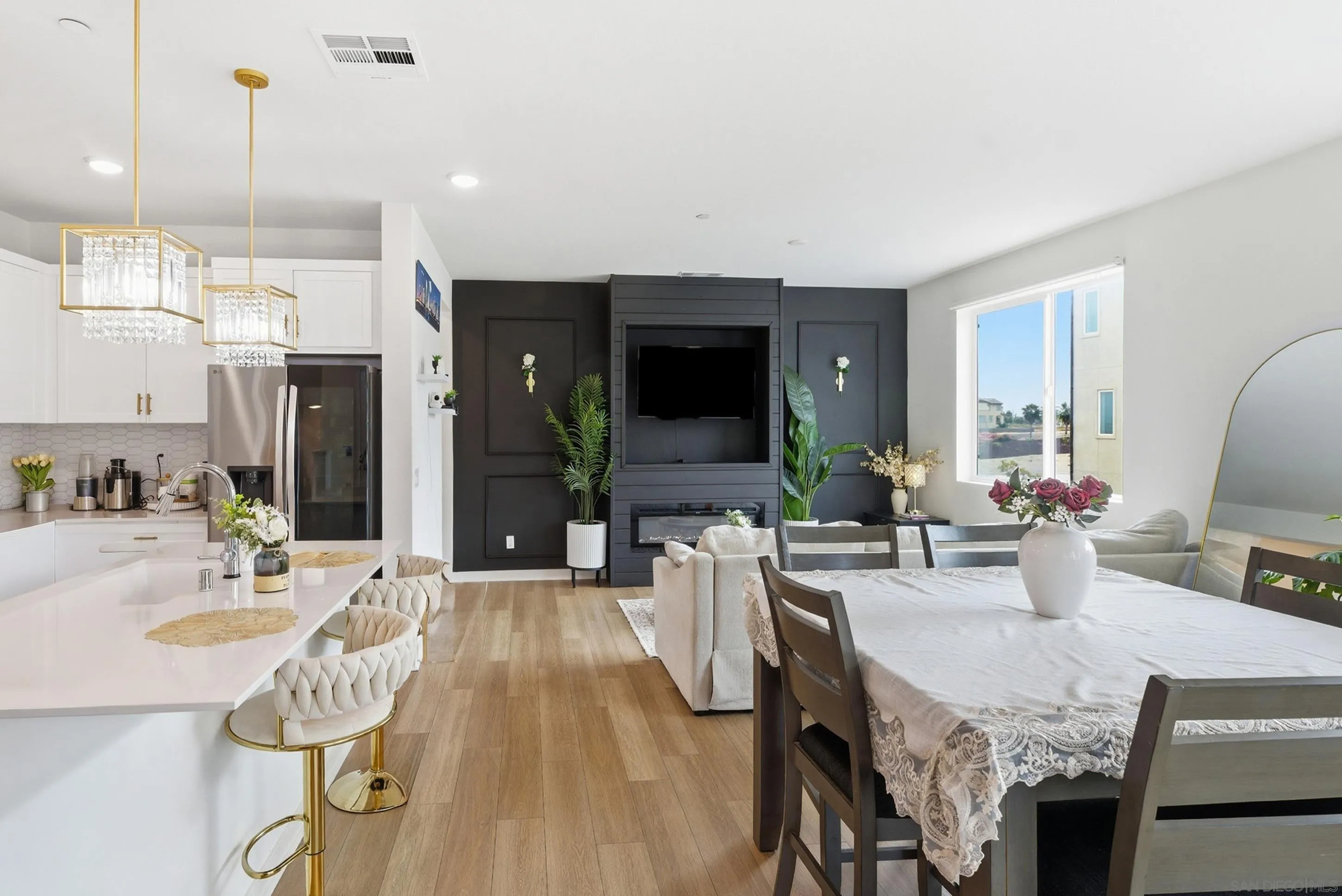 Photo #2: 260007667 Listing: Photo #2