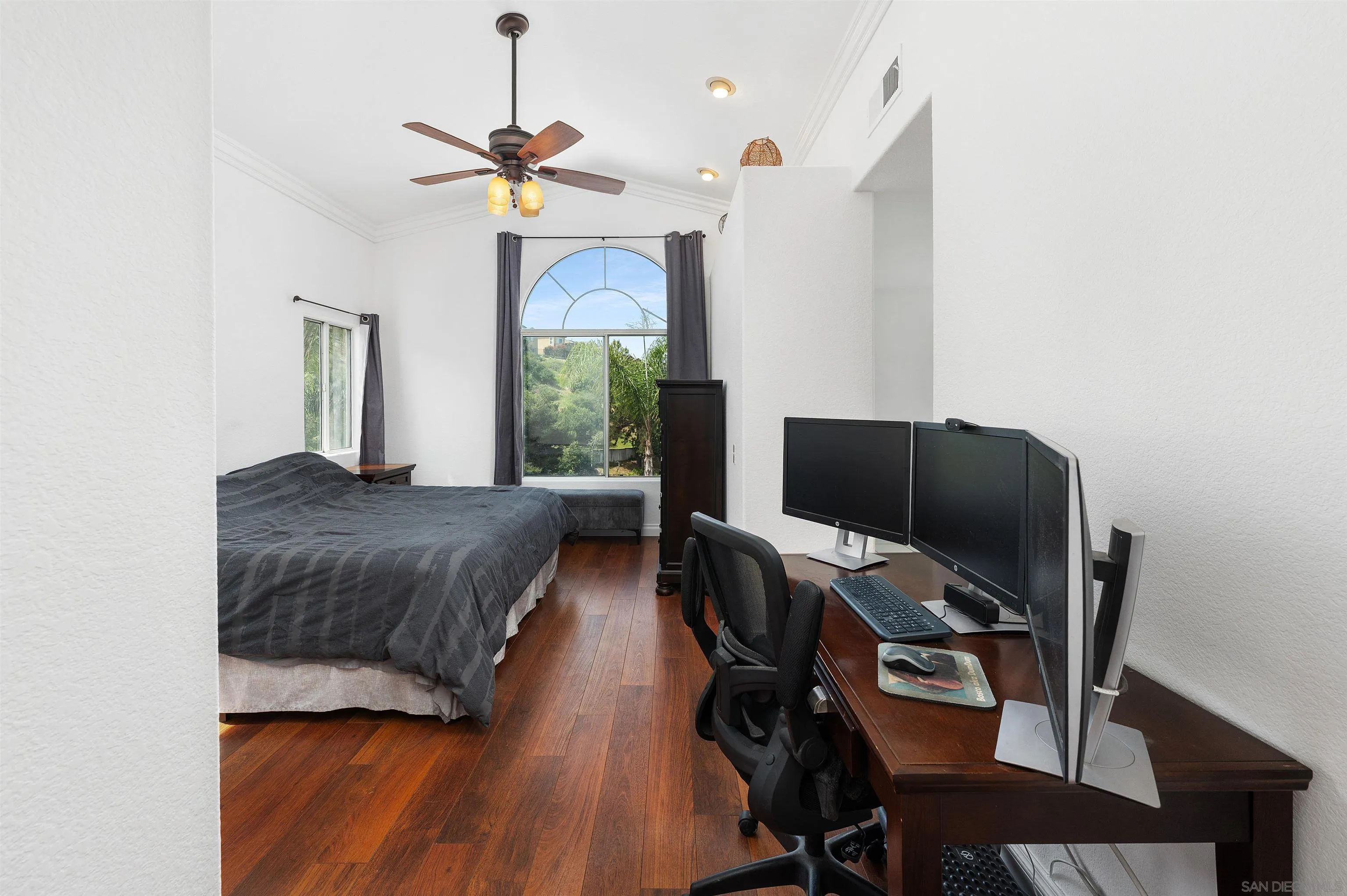 https://cdn.realtyfeed.com/cdn/127/260007668/2811c6aba19cbd81135e40ce7af4d398.webp
