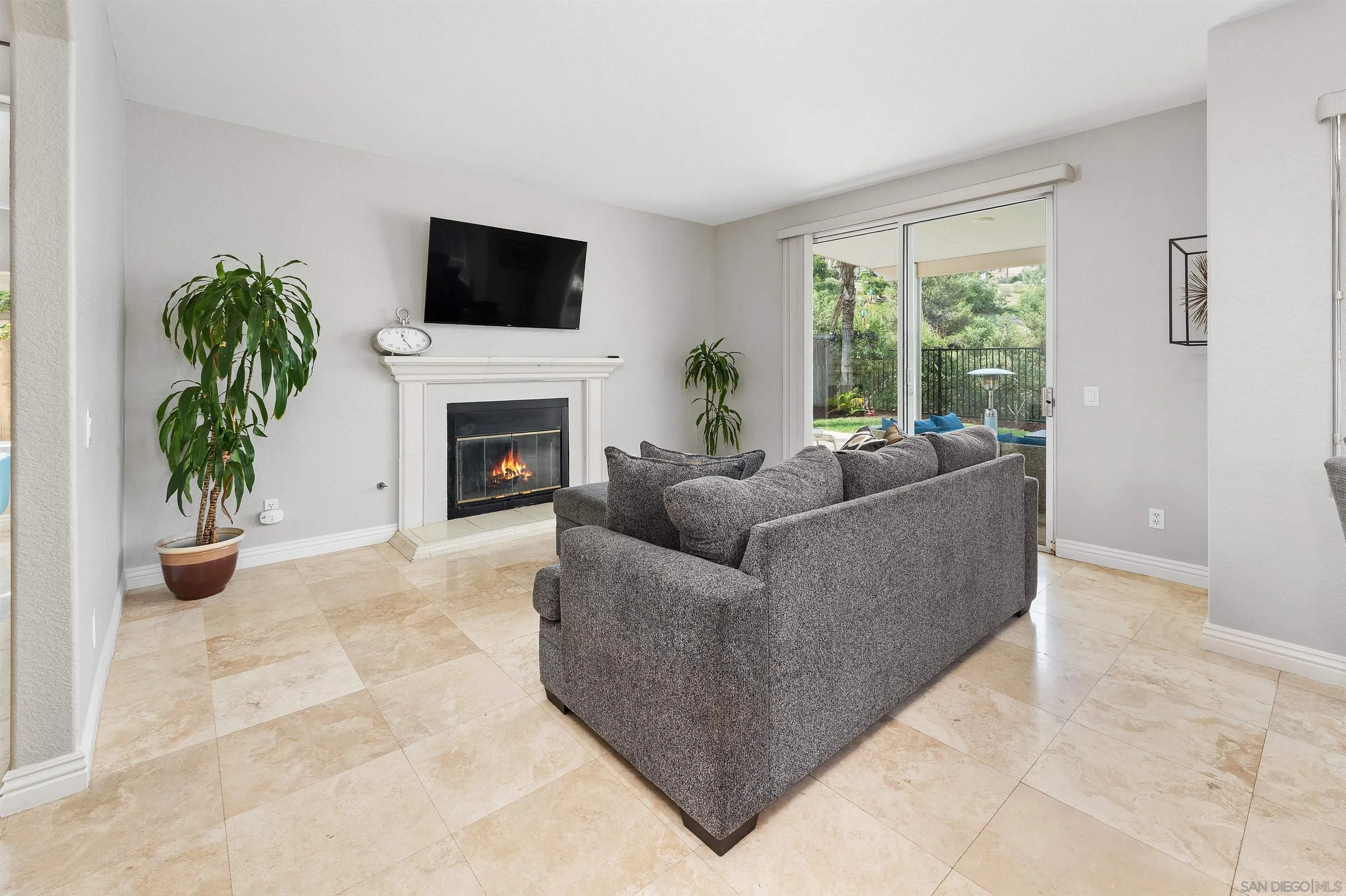 https://cdn.realtyfeed.com/cdn/127/260007668/3eb78e8d7fcba30c79e9c78784003d62.webp