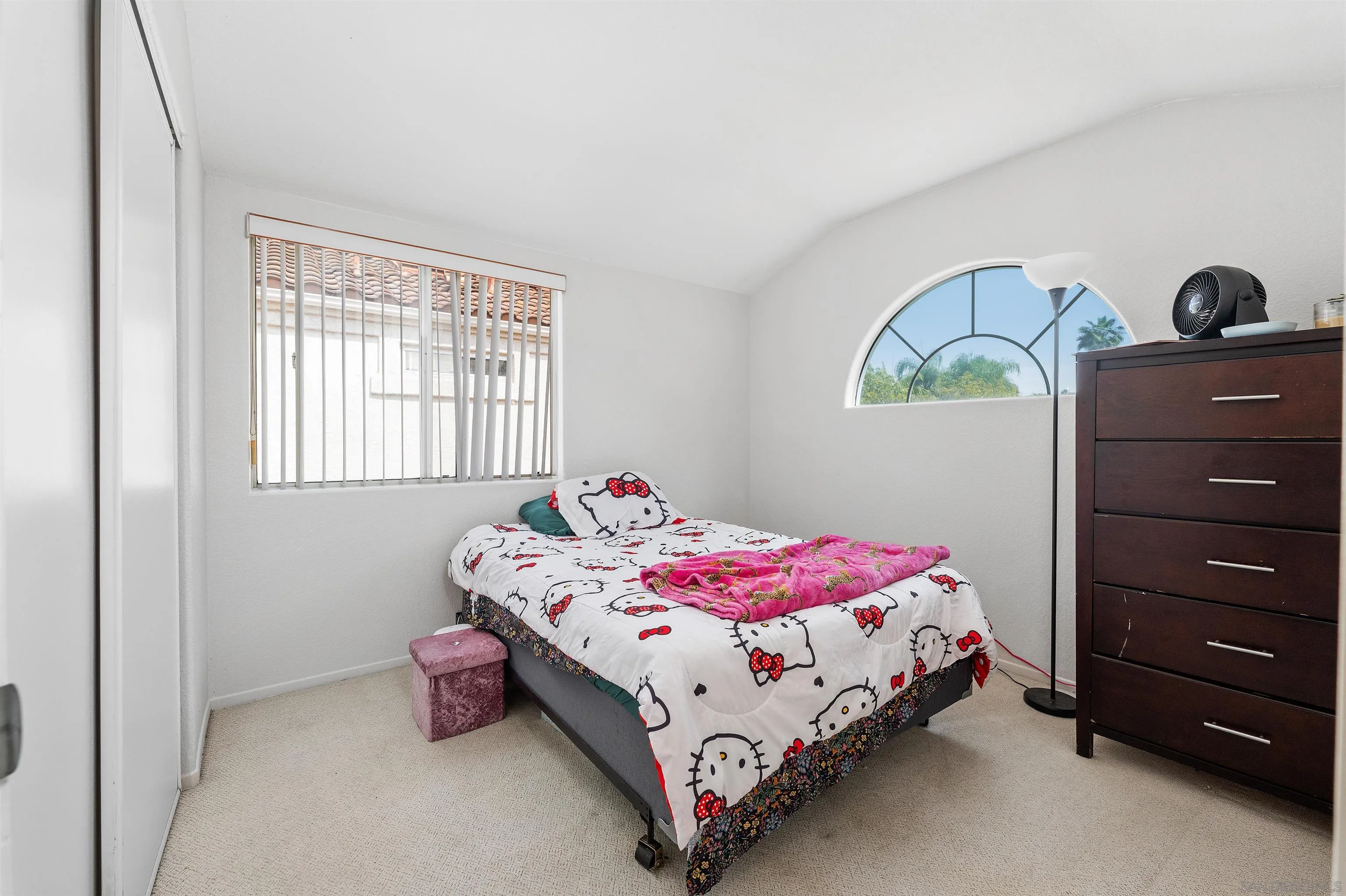 https://cdn.realtyfeed.com/cdn/127/260007668/865bcdf1940a176c2eff9a8314c80071.webp