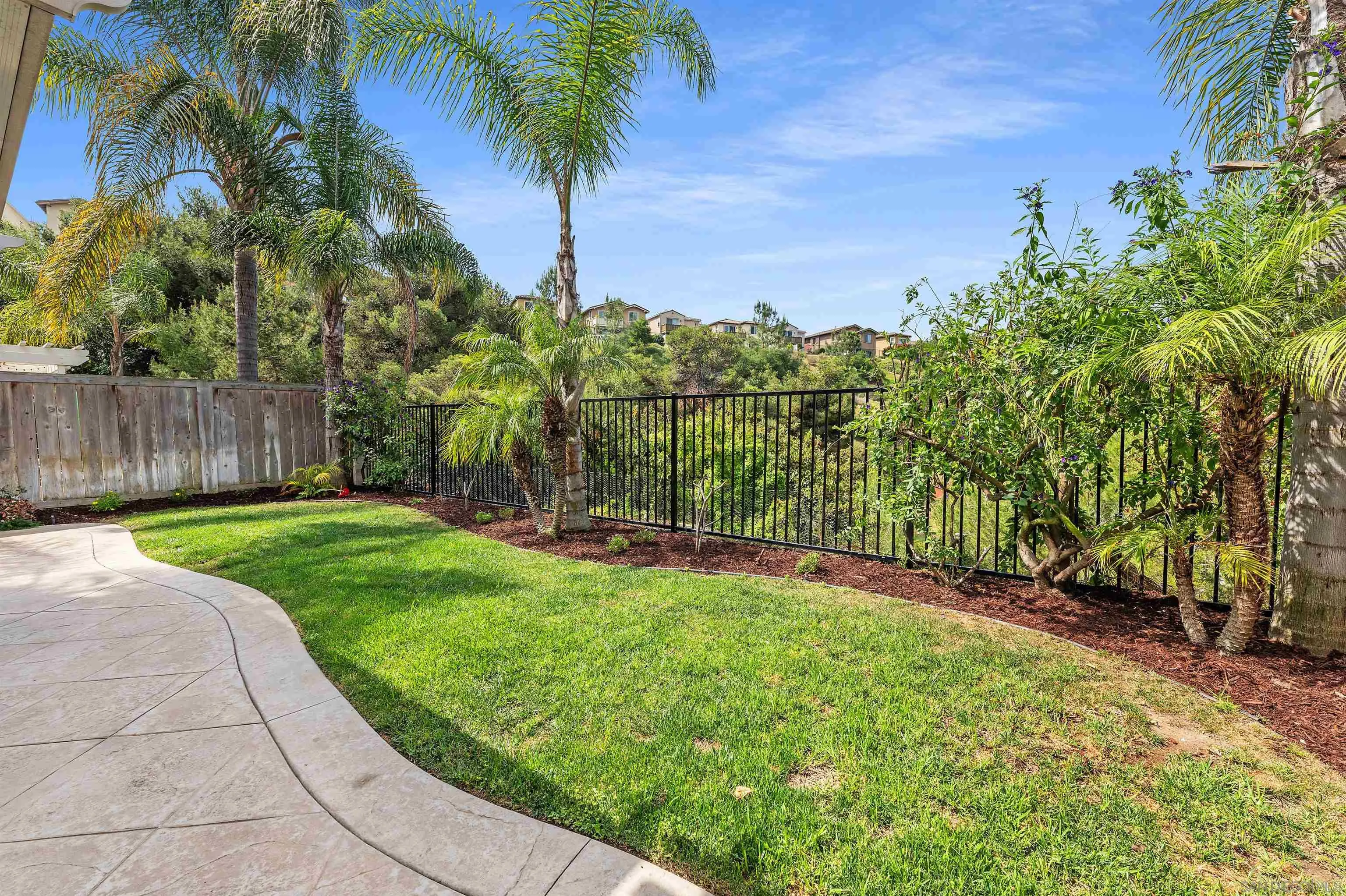 https://cdn.realtyfeed.com/cdn/127/260007668/9409837c3ad082f5cd2f65d9fb38538c.webp