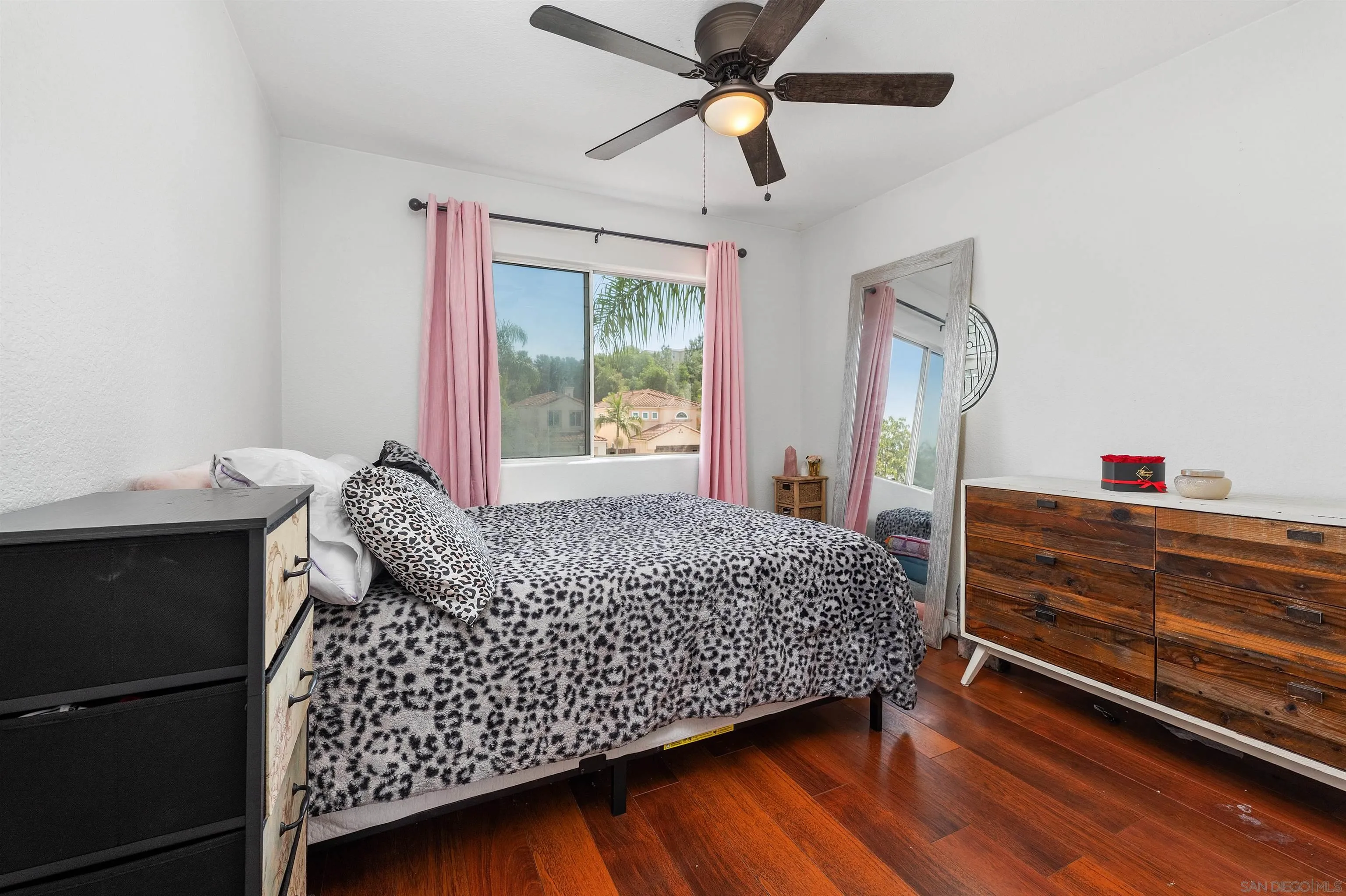 https://cdn.realtyfeed.com/cdn/127/260007668/9c834e7e3faab869f1926456f7078632.webp