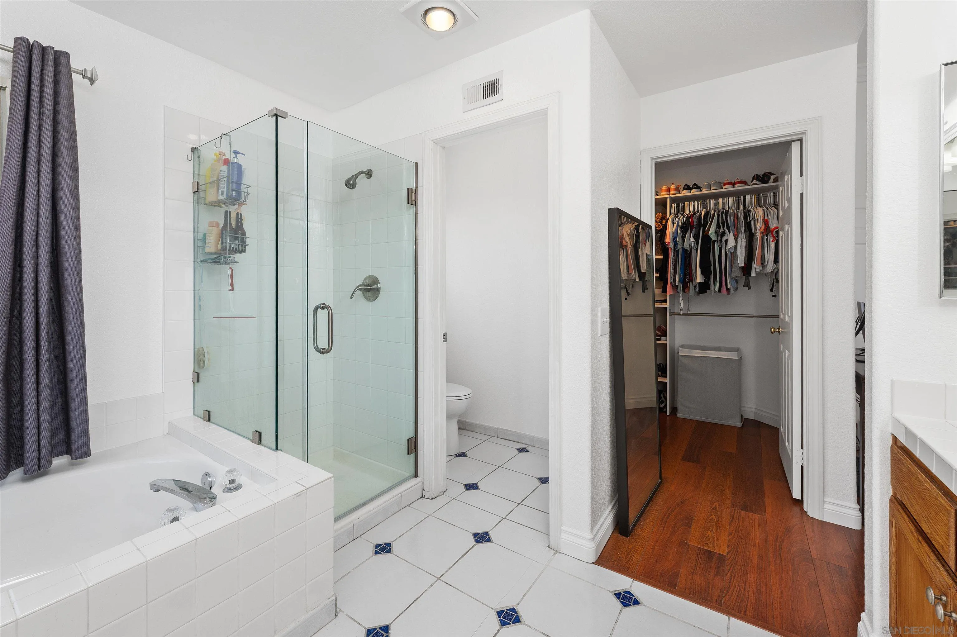 https://cdn.realtyfeed.com/cdn/127/260007668/bcc7b55549134f3a38009bc22a64936c.webp