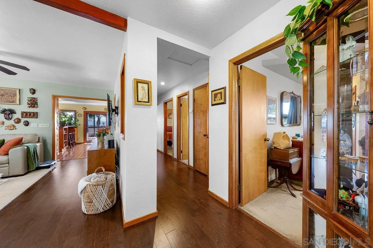 https://cdn.realtyfeed.com/cdn/127/260007676/37f9b2ebb01b54456e03d91dbe936a1f.webp